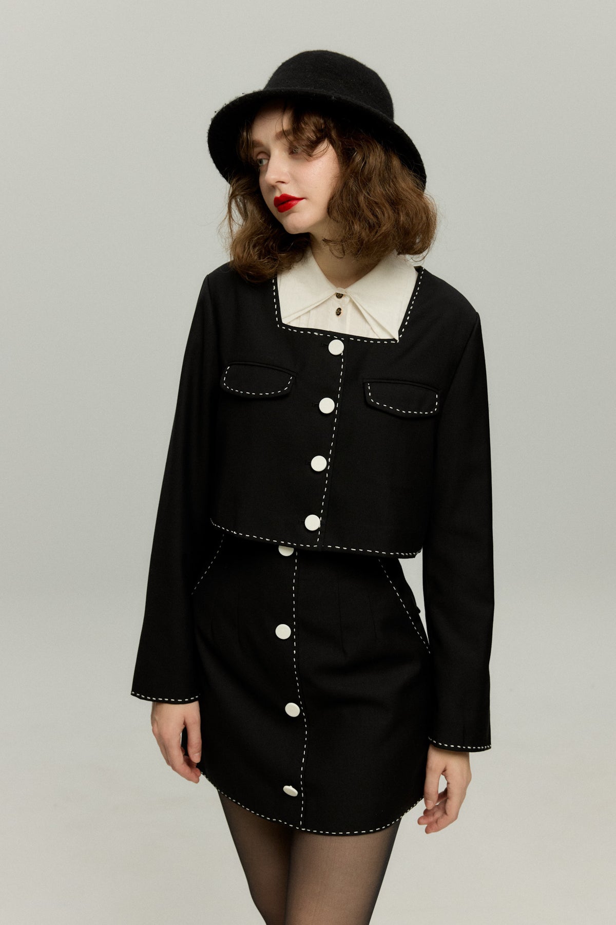 《Helen Doesn't Eat Sweets》High Waist Skirt Black