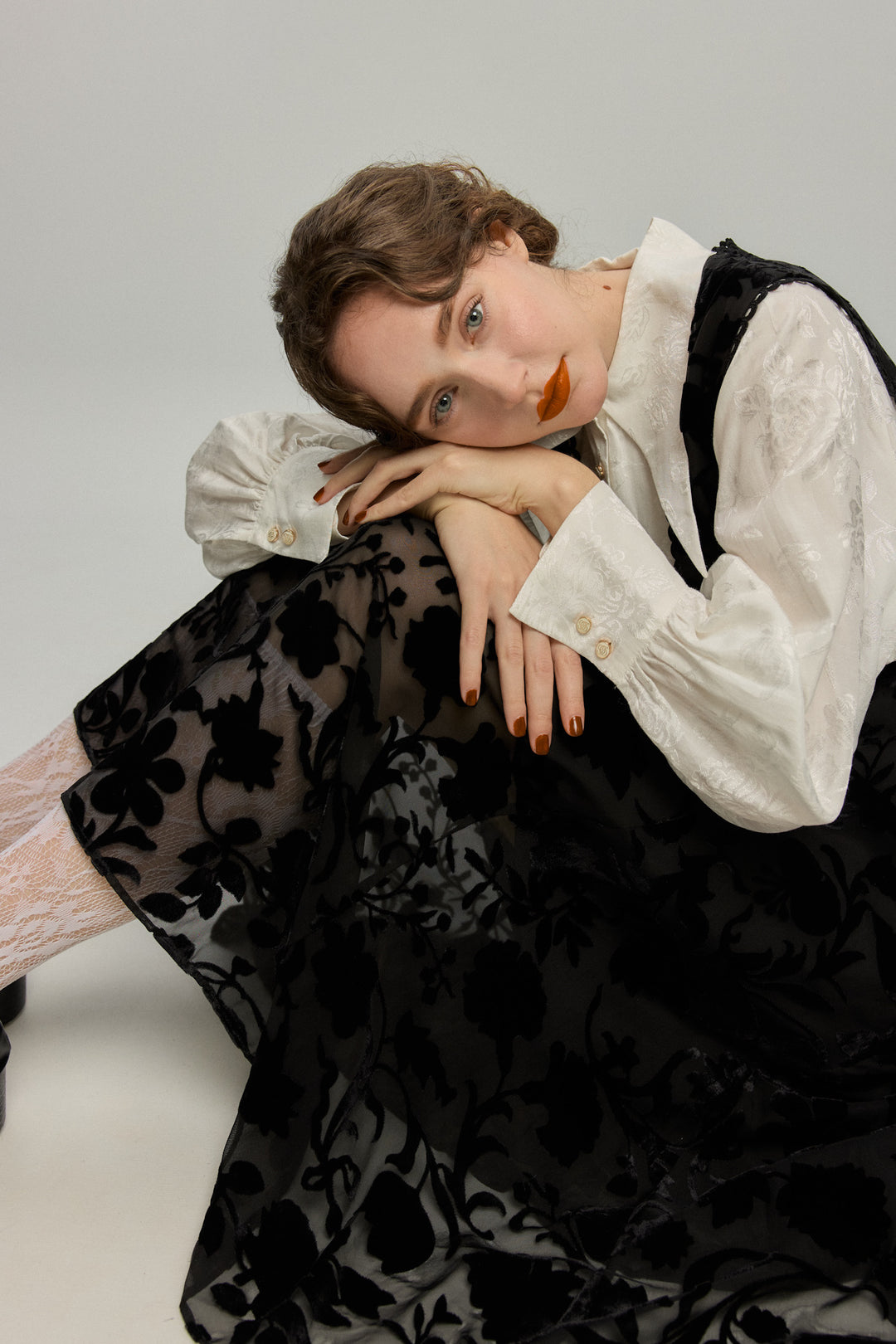 私に物語を聞かせて》ディープVネックドレス-Black – Tnewties