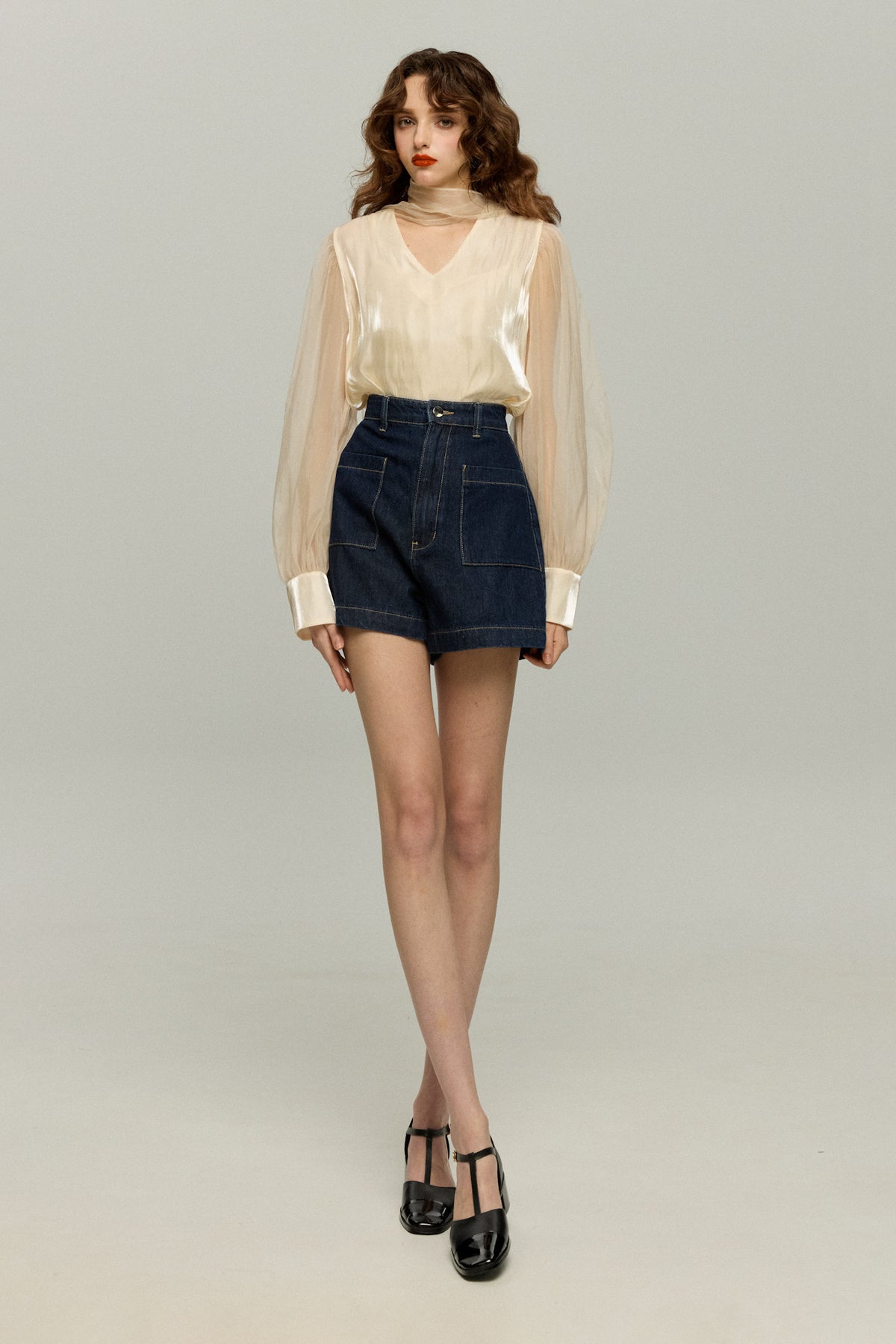 《Can you open your eyes now?》Top with see-through scarf-Ivory