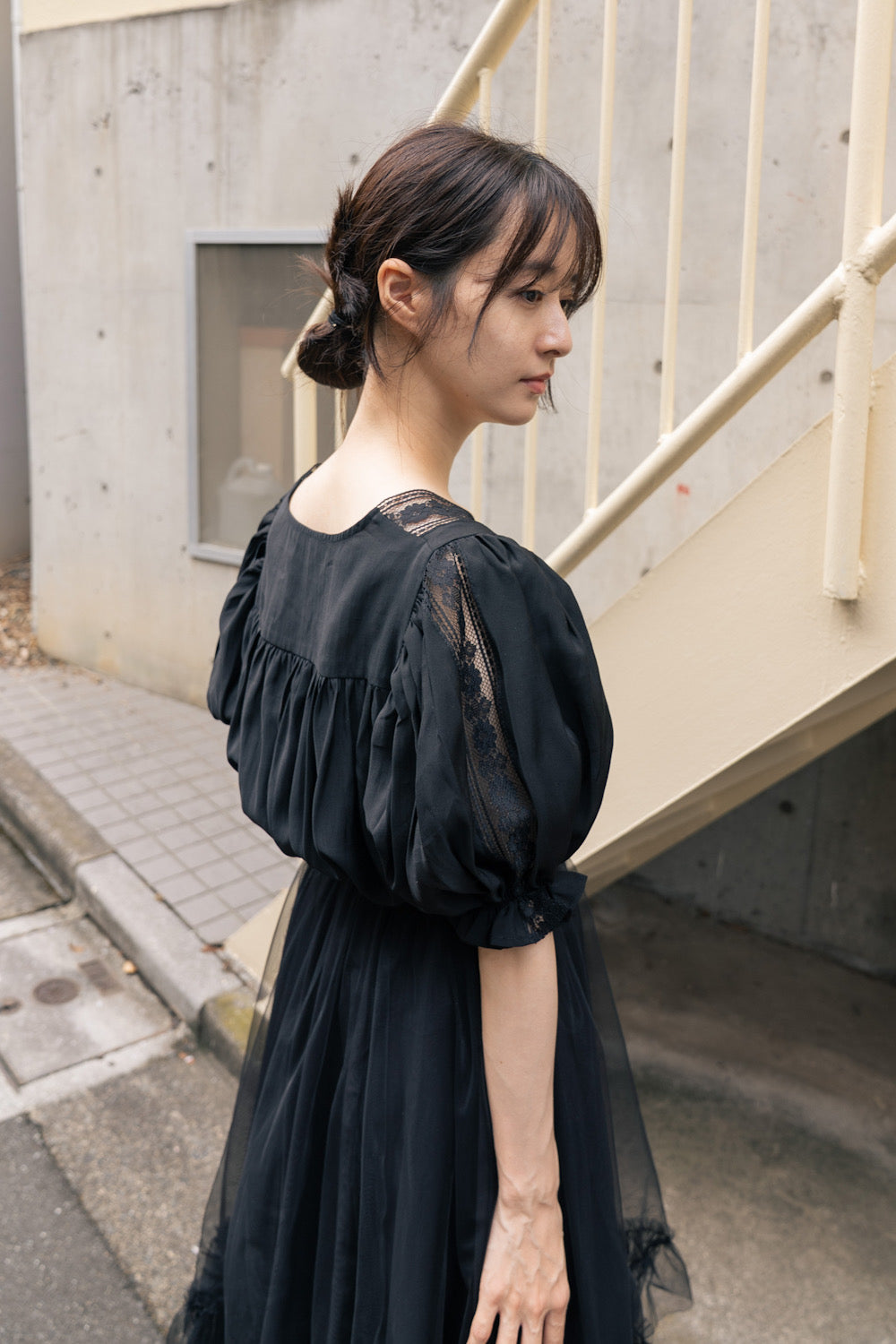 かかしになりきって》スクエアネックレーストップス-Black – Tnewties