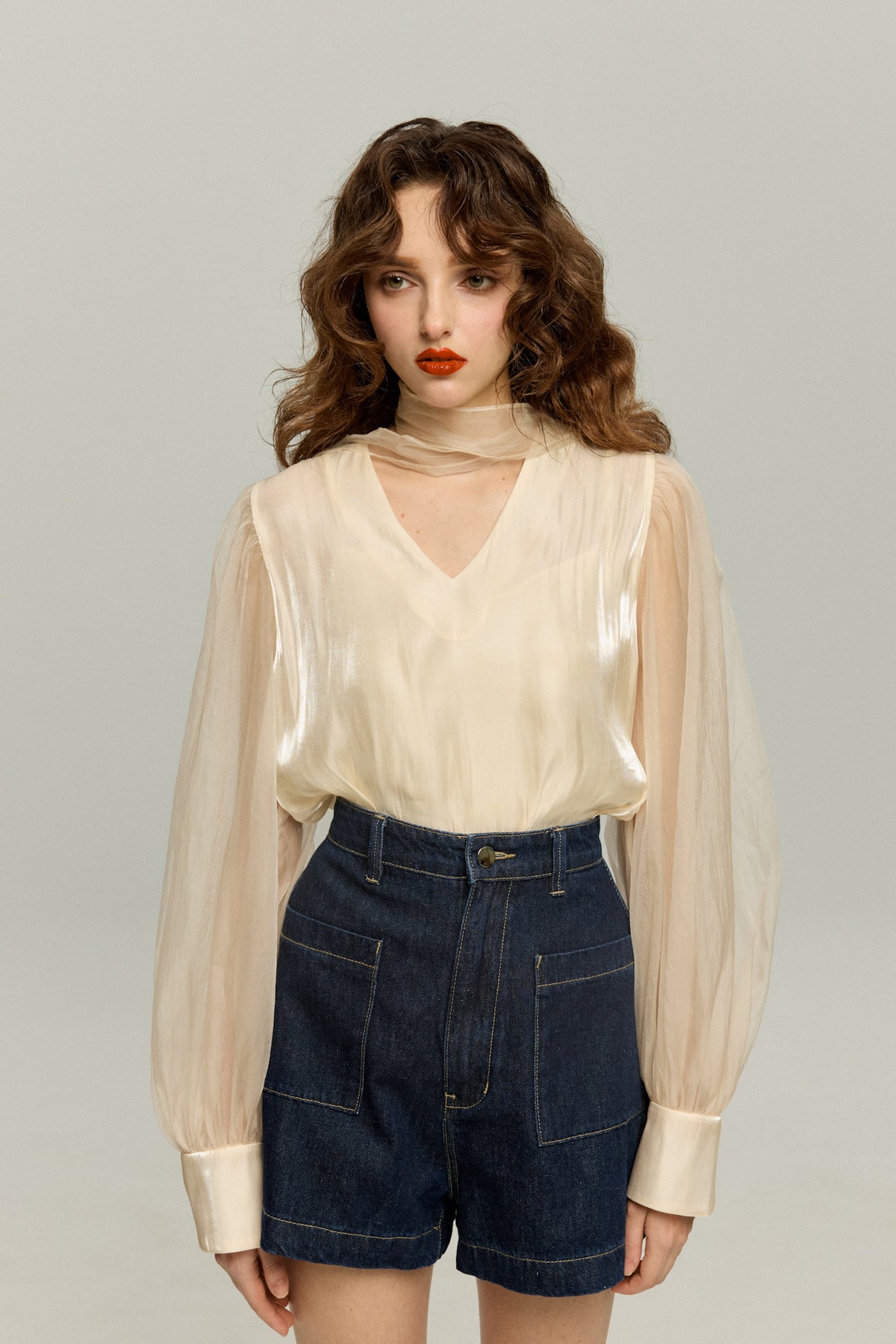 《Can you open your eyes now?》Top with see-through scarf-Ivory