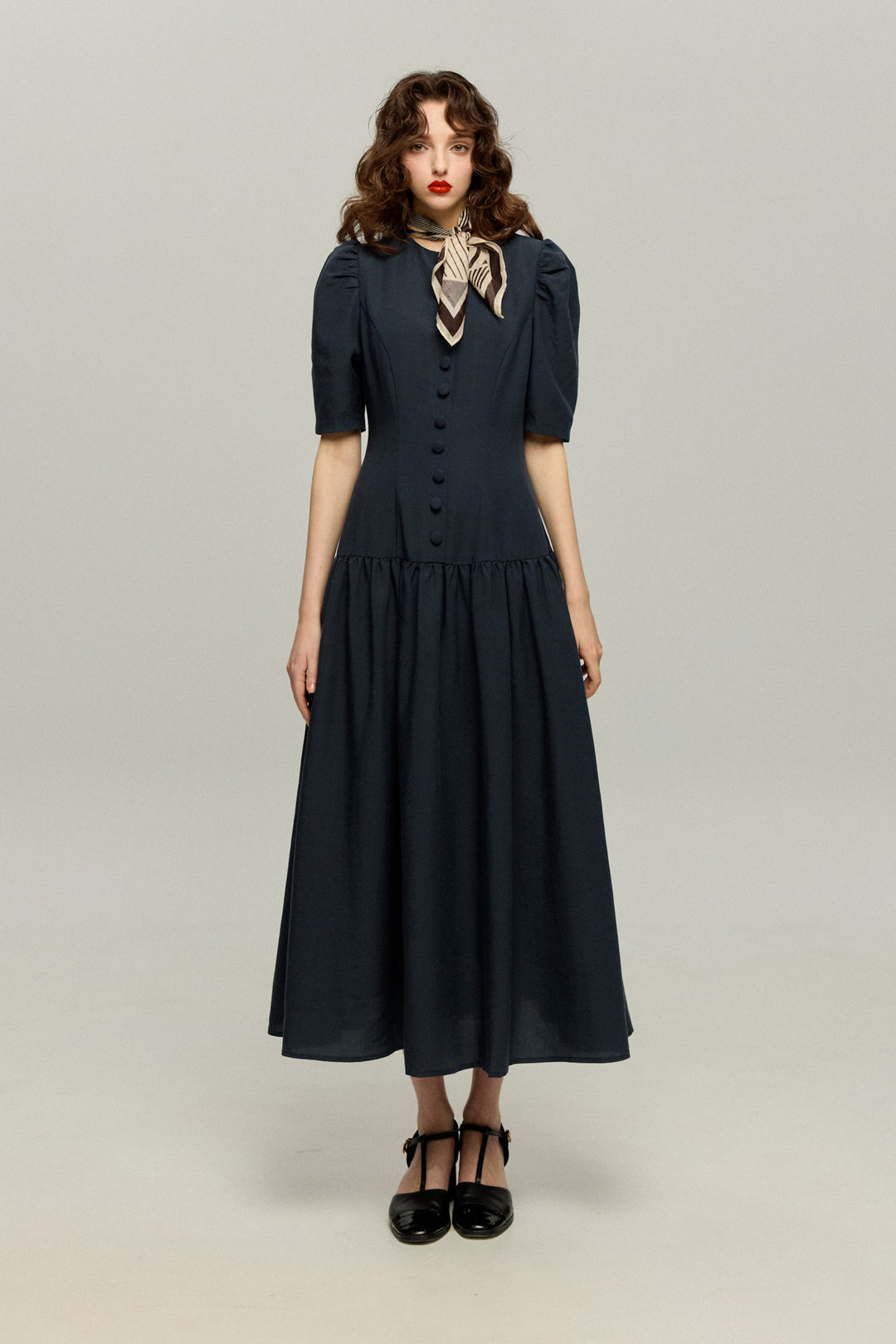 《お耳が長い動物って？》ハイウエストデザインドレス-Navy