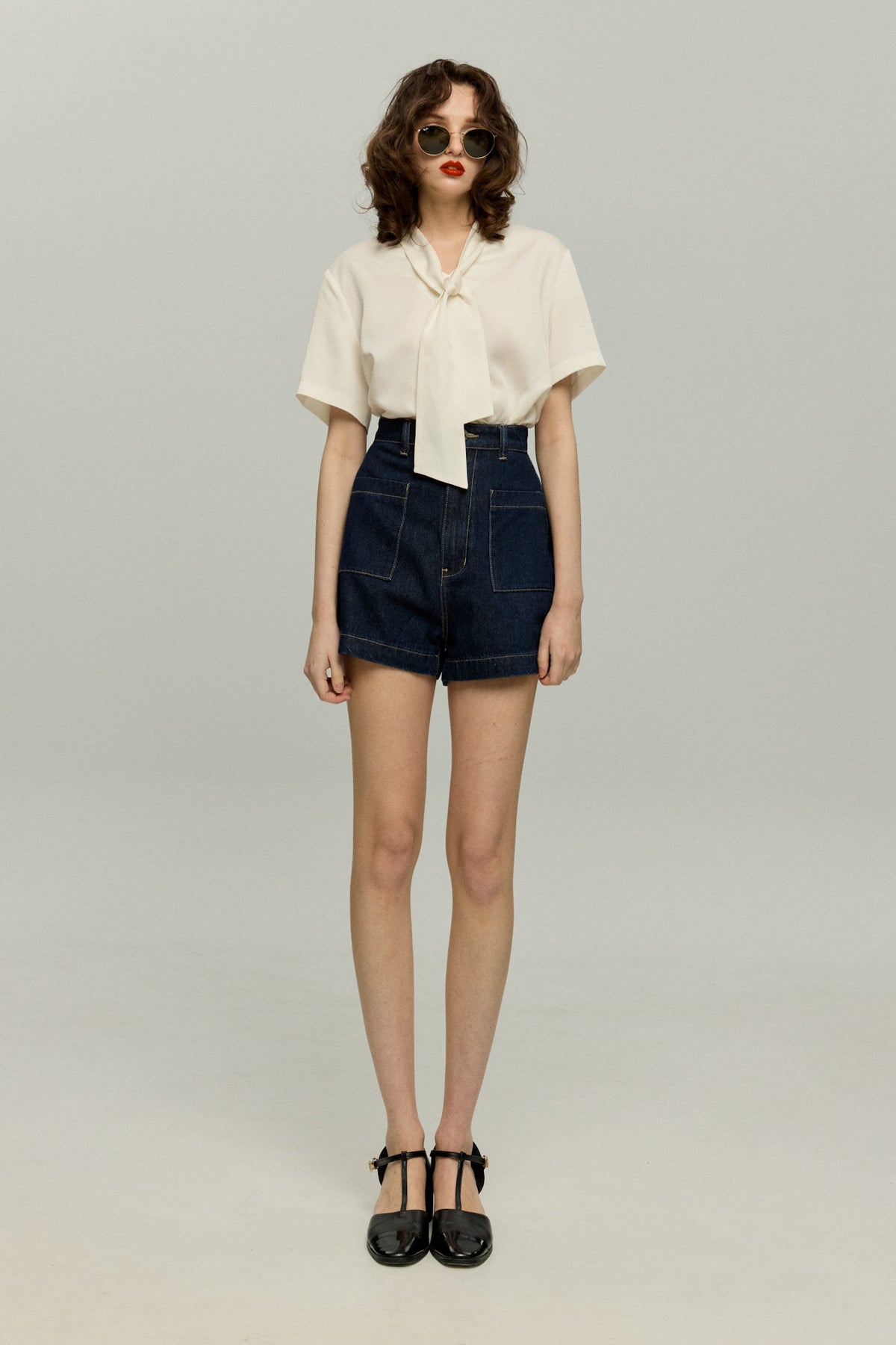 《Where can I find free sweets?》High waist short denim pants-Navy
