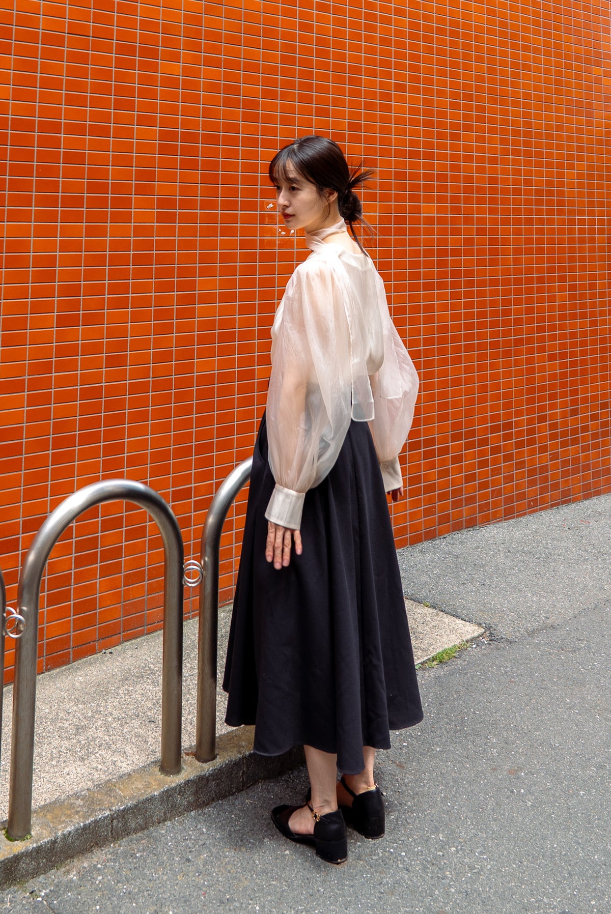 《Can you open your eyes now?》Top with see-through scarf-Ivory