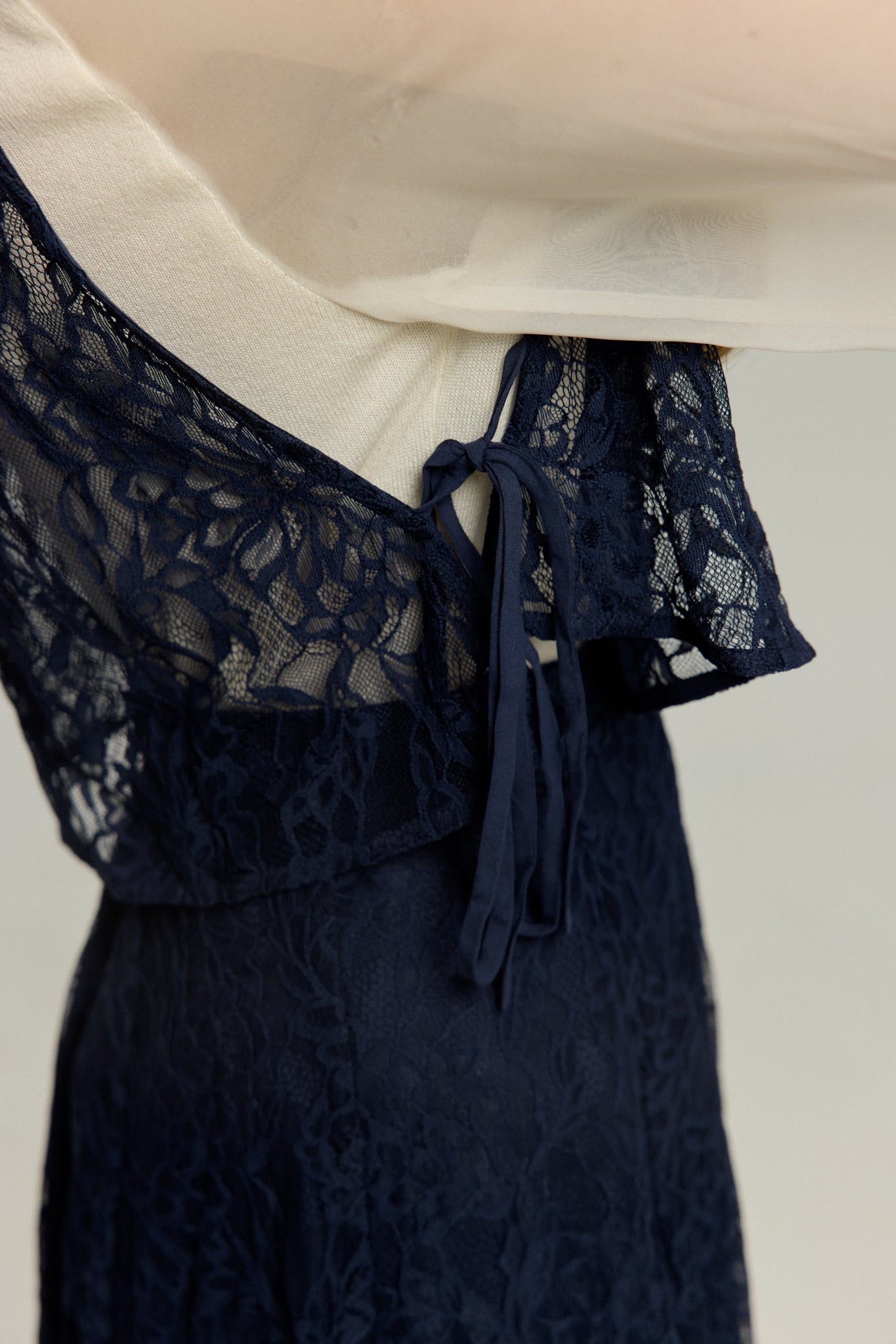 100年も前からある》ハイウエストフレアレーススカート-Navy – Tnewties