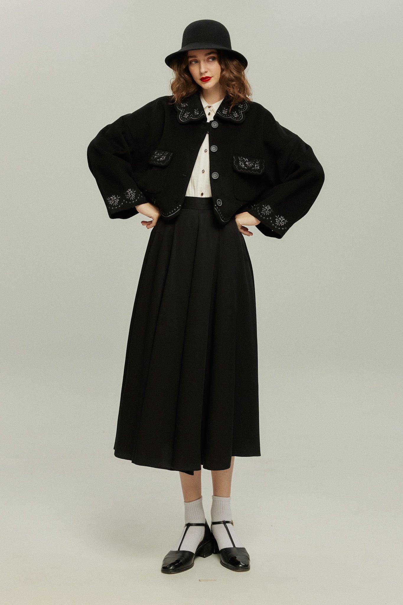 《蝶々になってしまった》スカラップデザインコート-Black