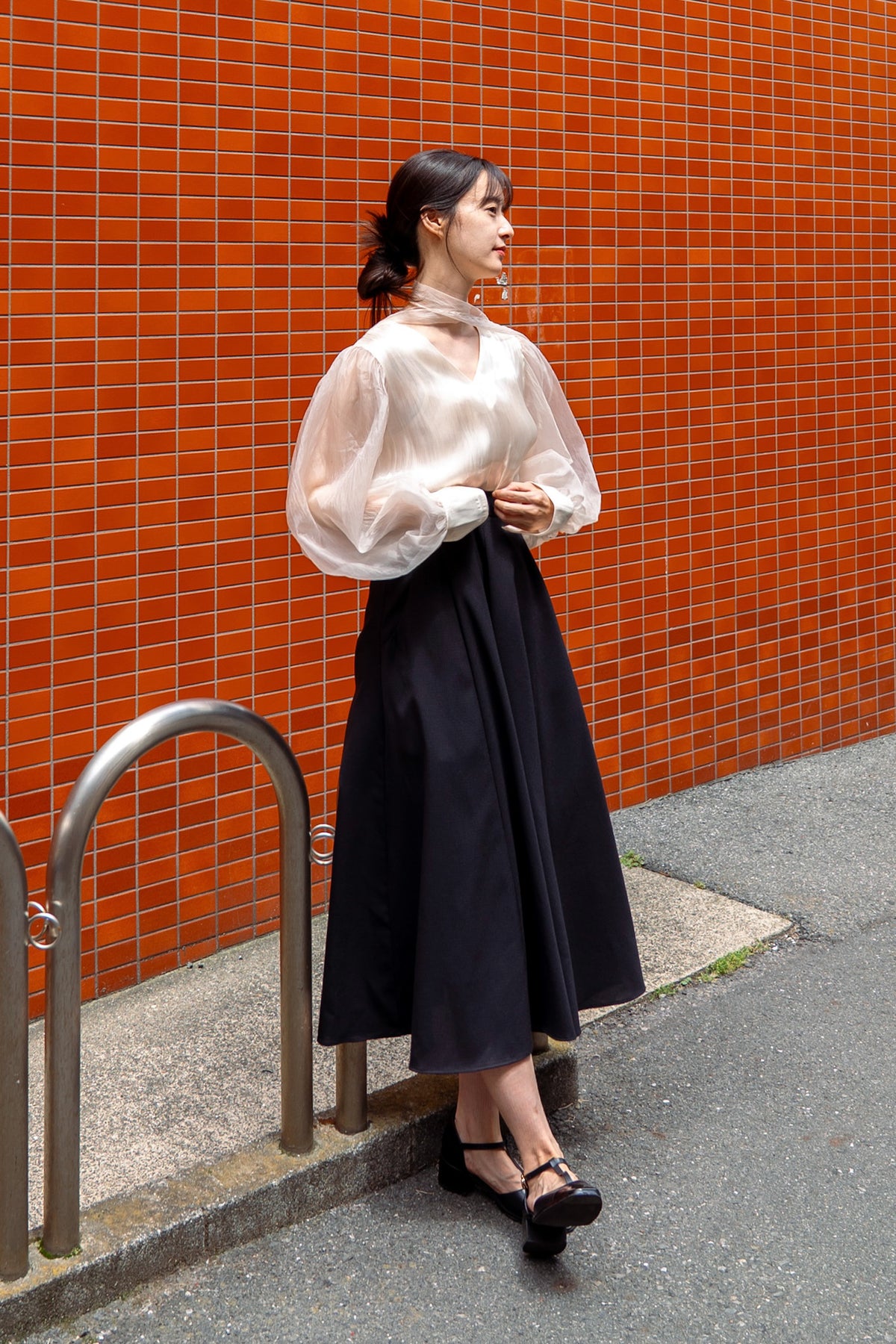 《Can you open your eyes now?》Top with see-through scarf-Ivory