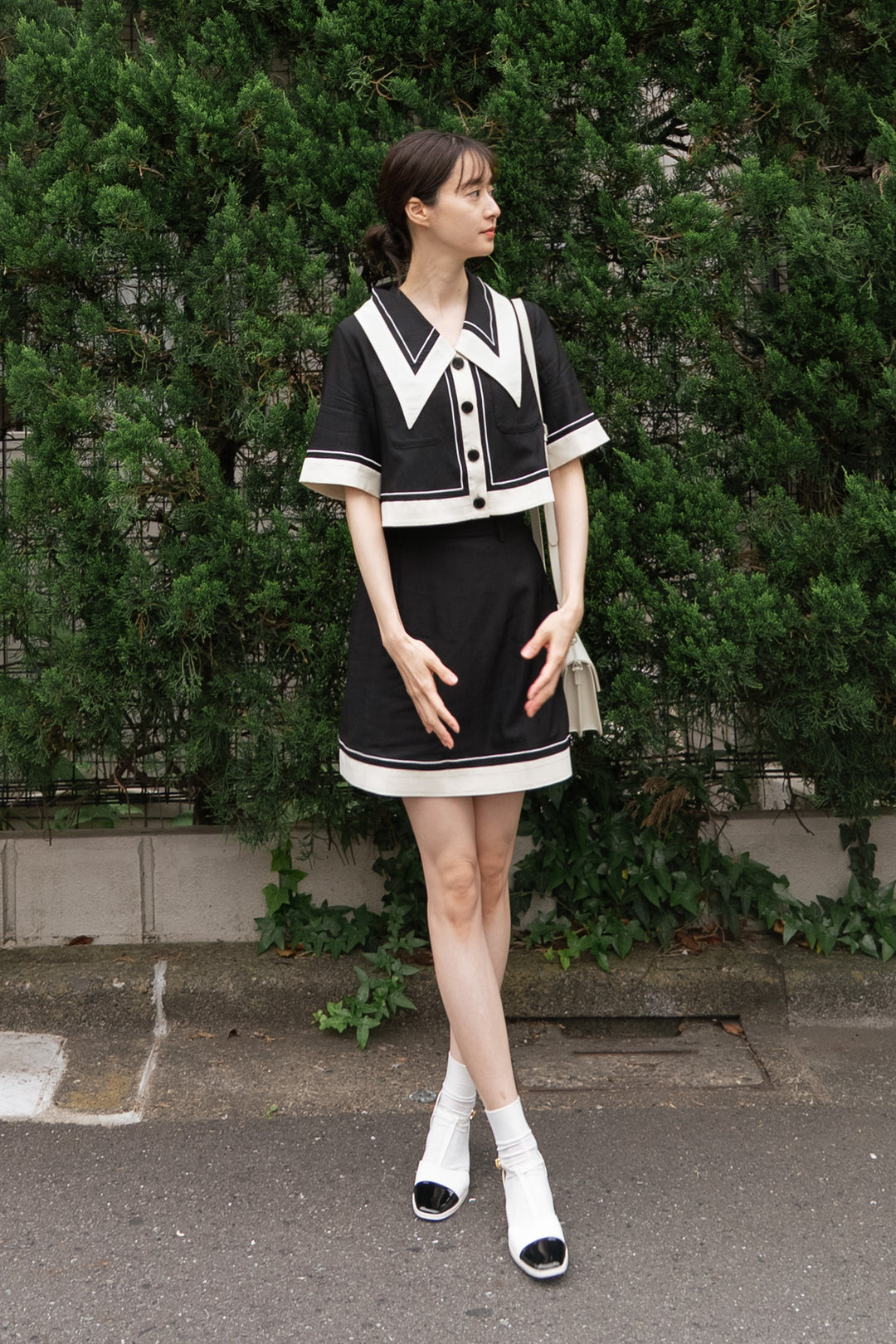 《窓のサイズを測ってみて》ラインステッチハイウエススカート-Black