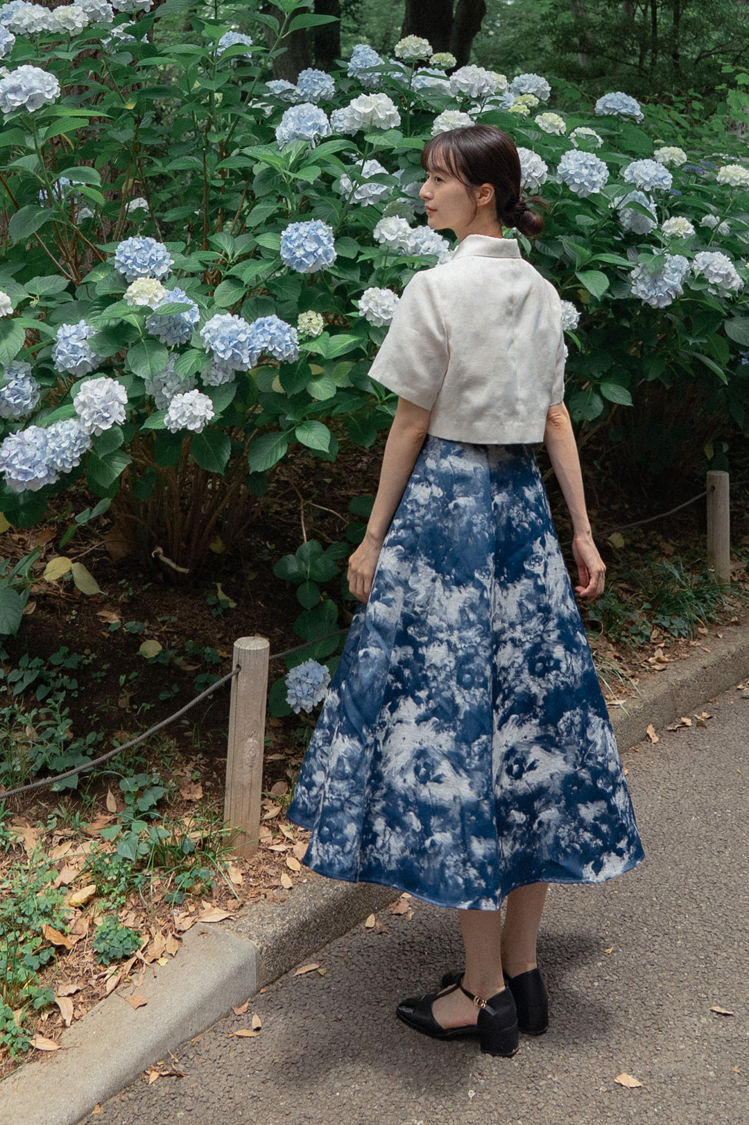 《まずは目隠しをしよう》シノワズリハーフスリーブトップス-White