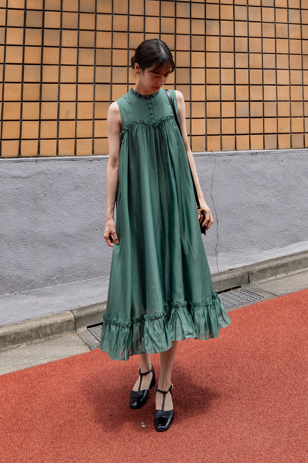 《キラキラ輝く湖面に》ラッフルトリムドレス-Dark green