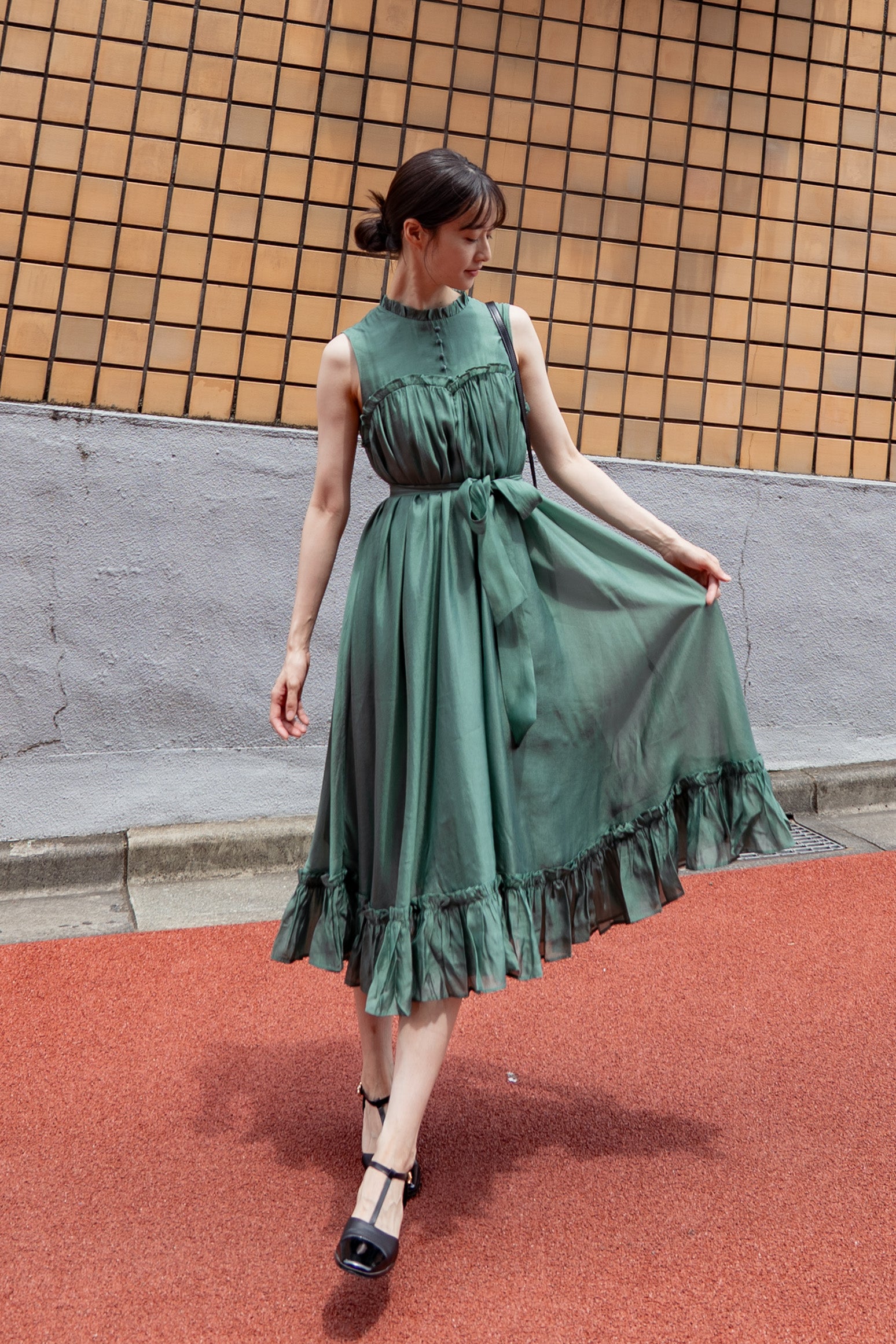 キラキラ輝く湖面に》ラッフルトリムドレス-Dark green – Tnewties