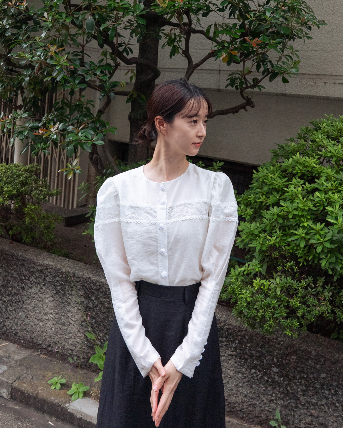 《사실 이건 보물지도였어》 레그 오브 머튼 슬리브 탑-White