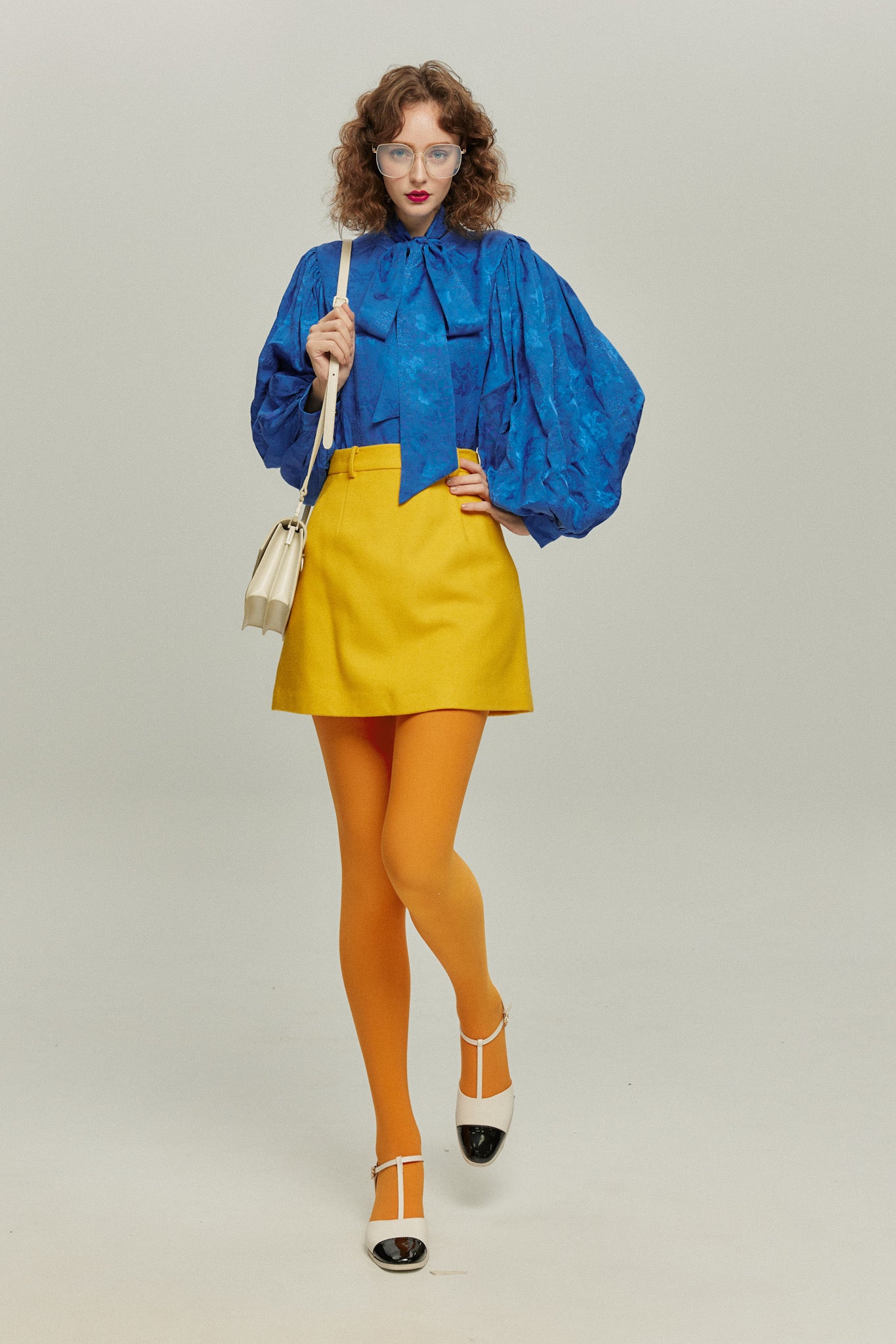 《ソファーにワックスする日》バルーンスリーブリボンタイトップス-Blue