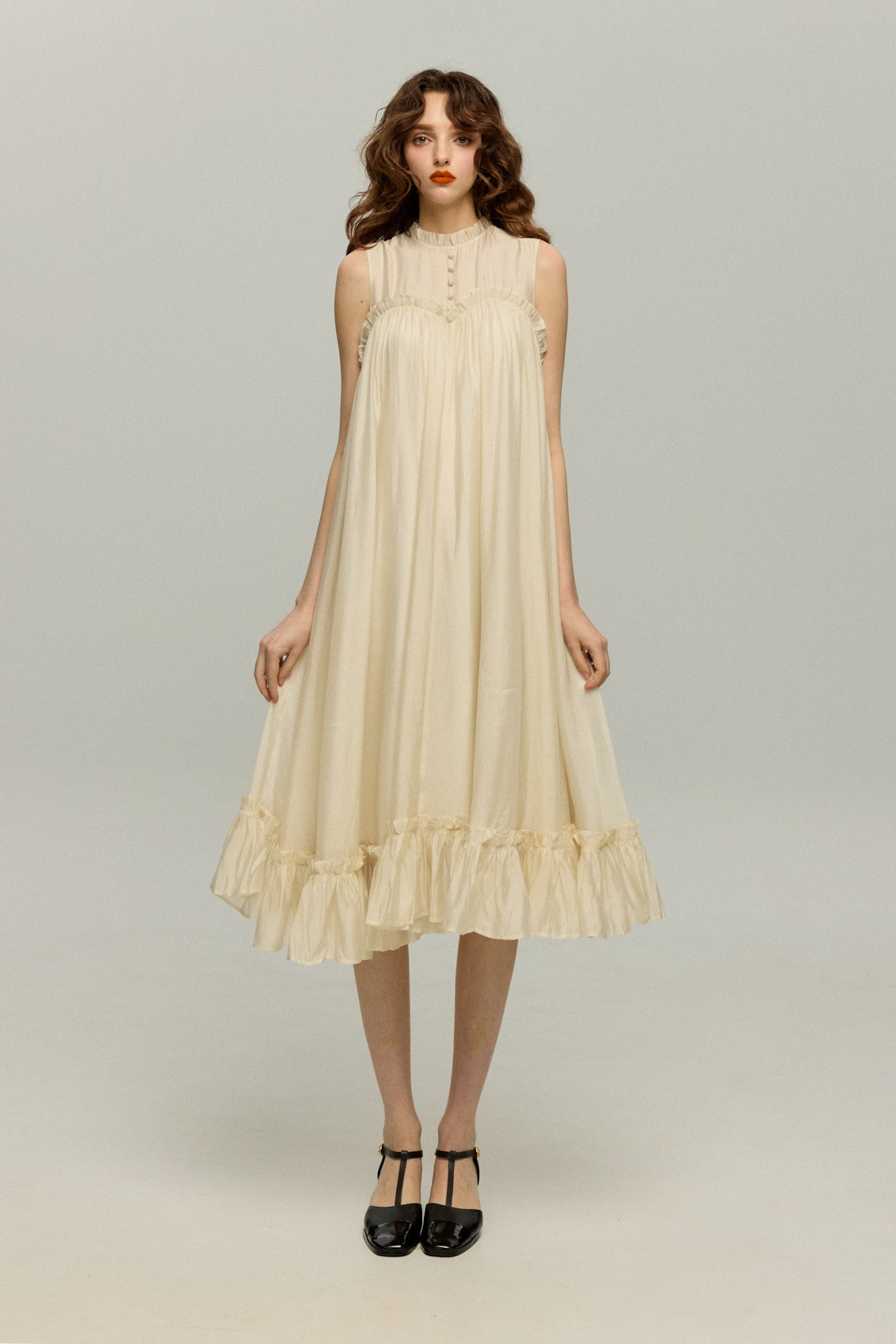 キラキラ輝く湖面に》ラッフルトリムドレス-White – Tnewties