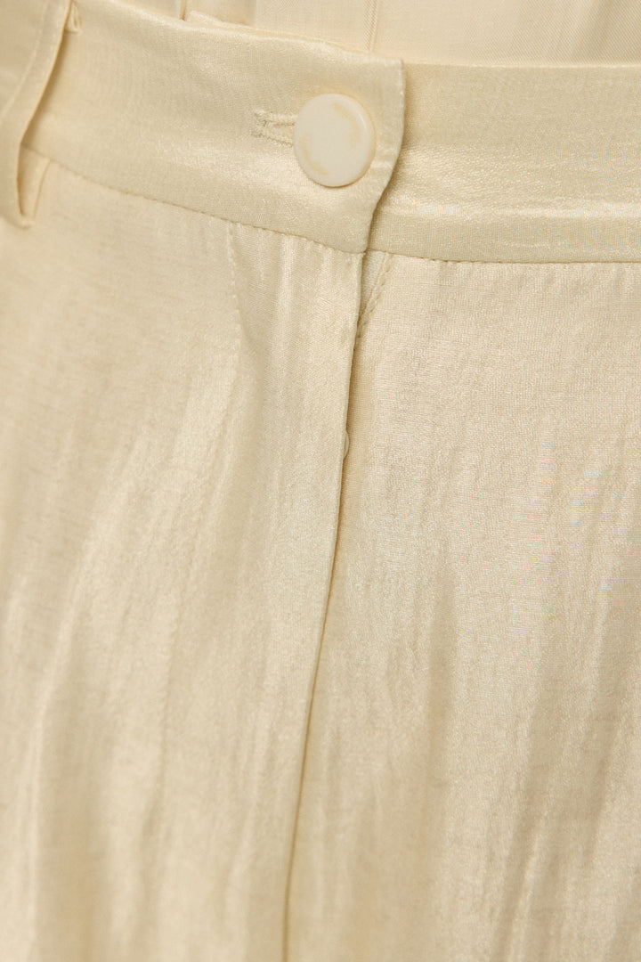 《生クリームダブルで》ハイウエストショートパンツ-Cream