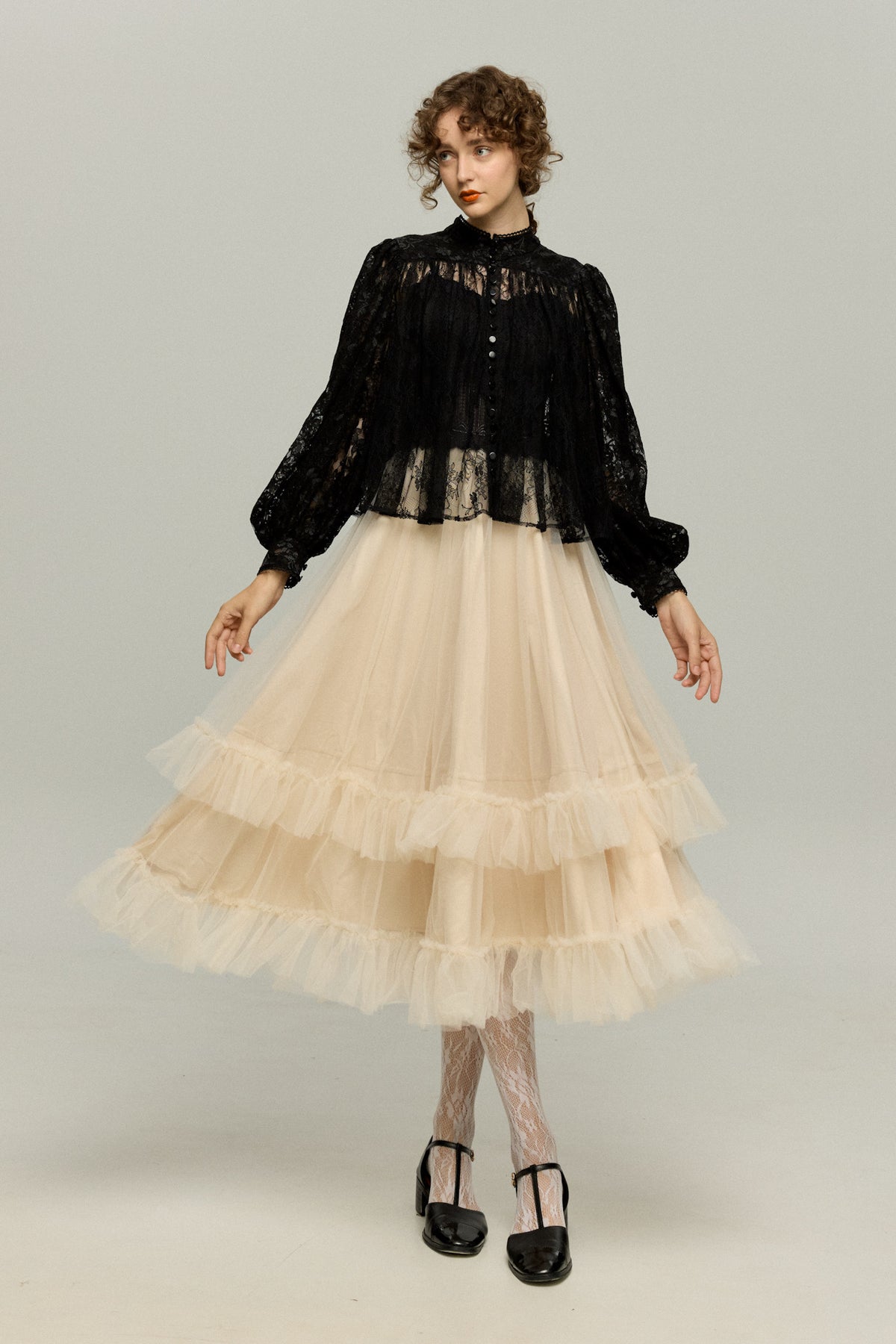 《Actually, I am 300 years old》 Tulle ruffle high waist flare skirt-Cream