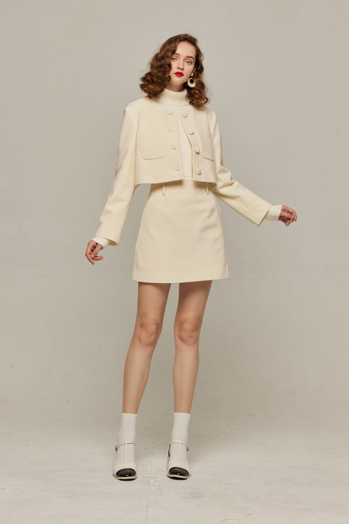 《Entire amusement park reserved》Corduroy short jacket-White