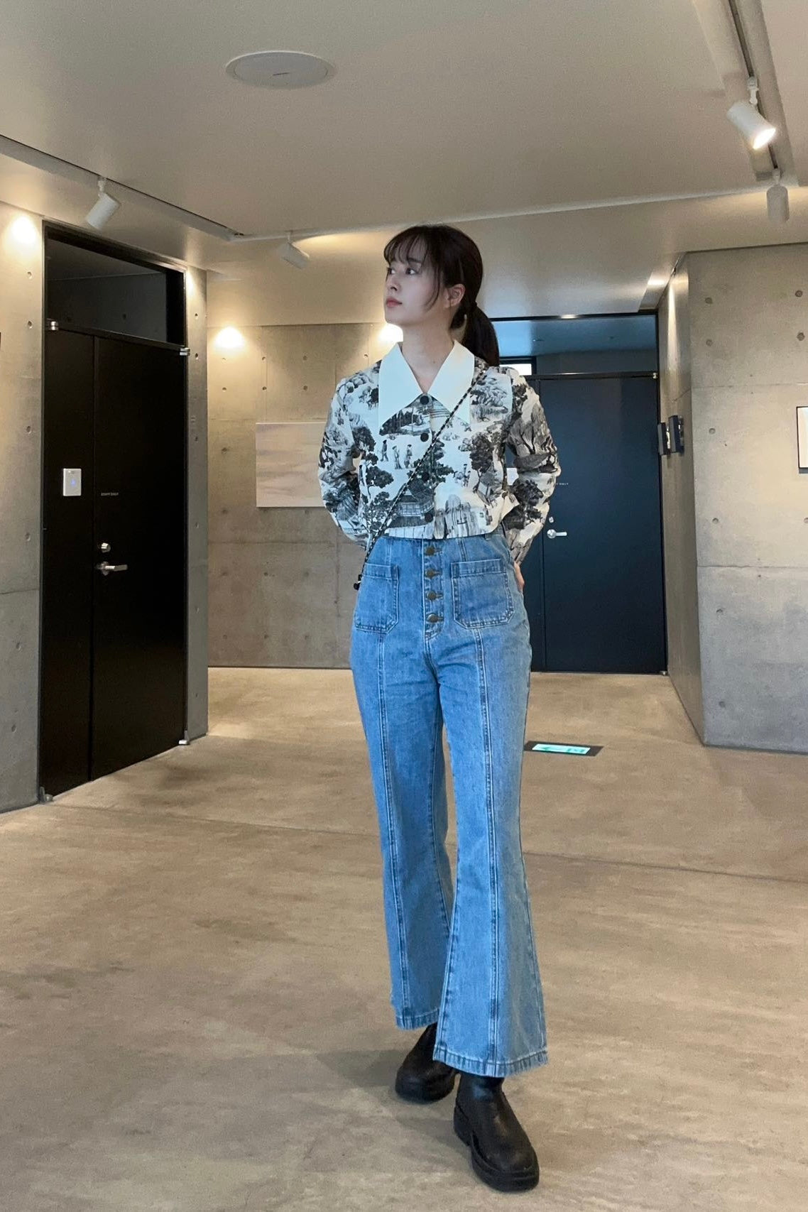 《Annie singing while taking a bath》 High waist front button denim pants-Blue