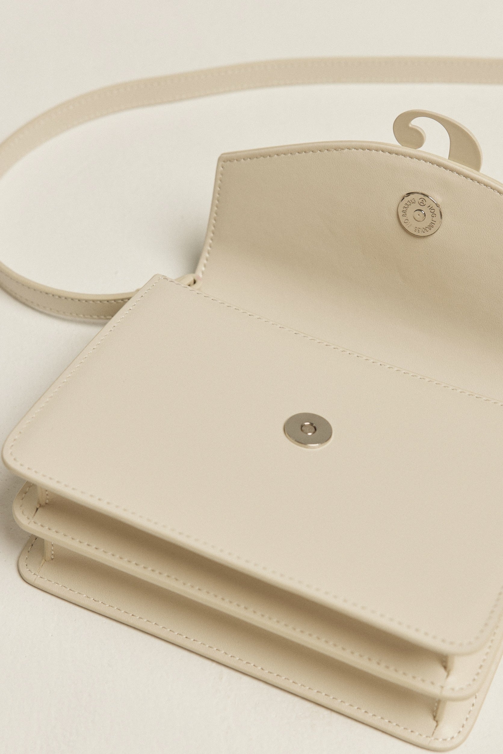 No.5本革ショルダーバッグ-White – Tnewties