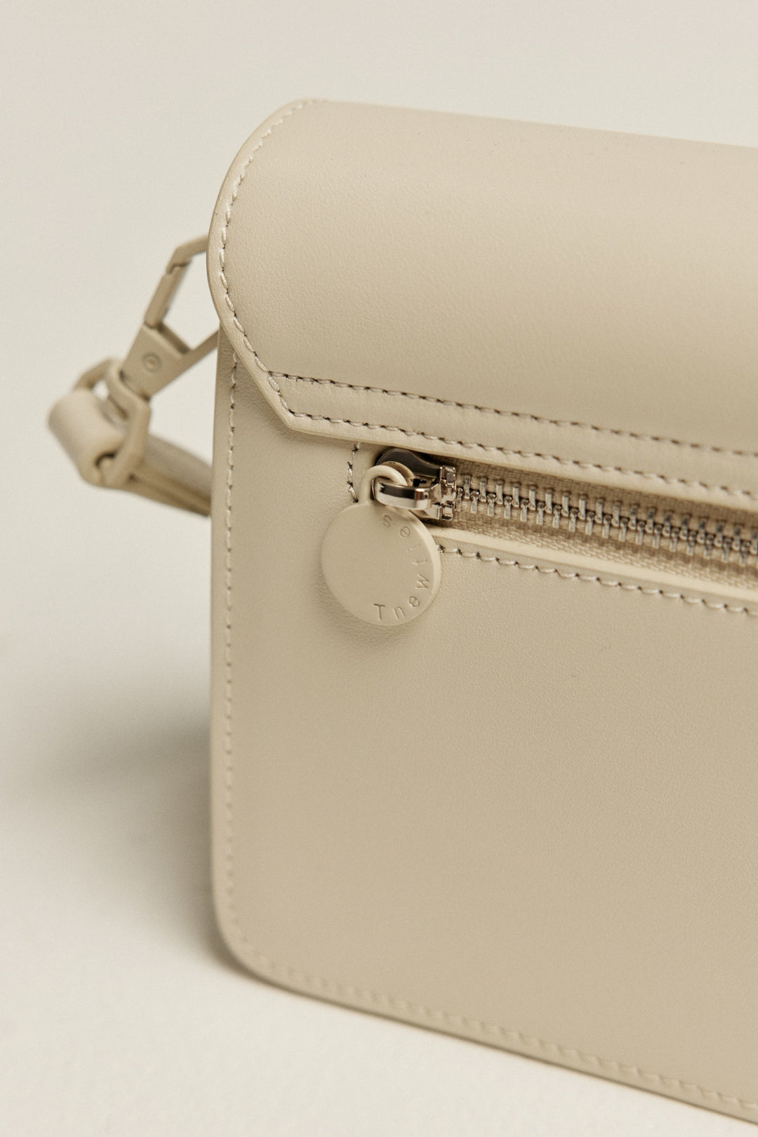 4周年限定！No.5本革ショルダーバッグ-White – Tnewties