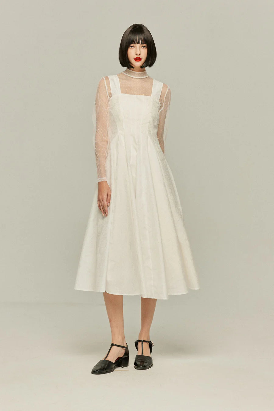 《グルメ番組はこの衣装で》フラワーエンブロイダリーハイウエストドレス-Off White