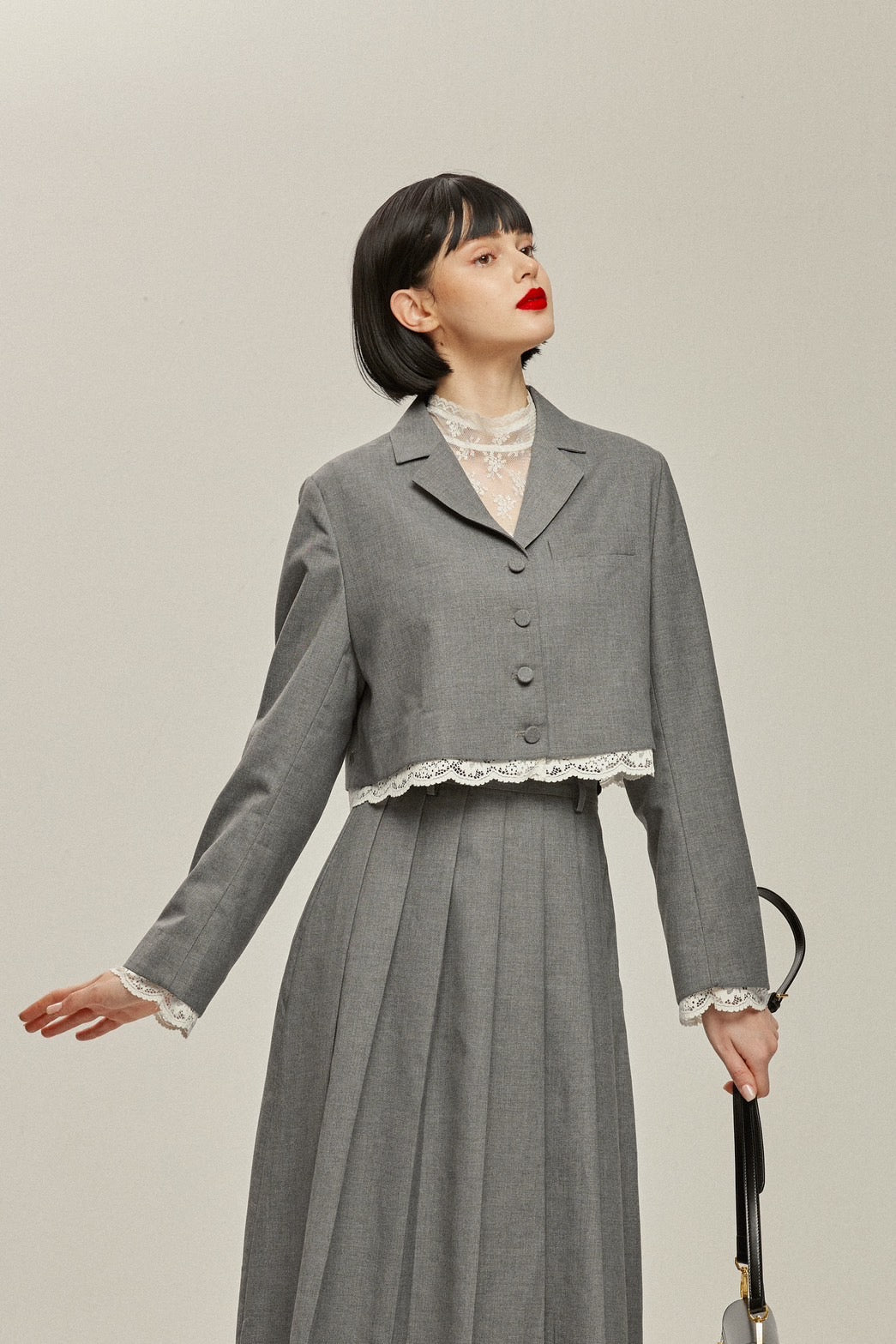 《リリーをルルと見間違えた》レーストリミングトップ-Gray