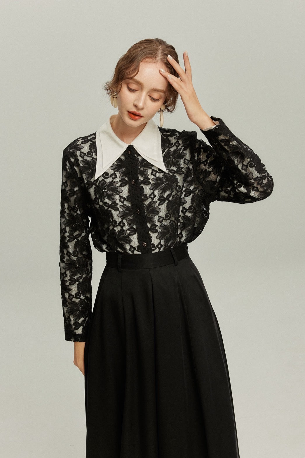 《午後には陶芸教室がある》フラワーレースシースルートップス-Black