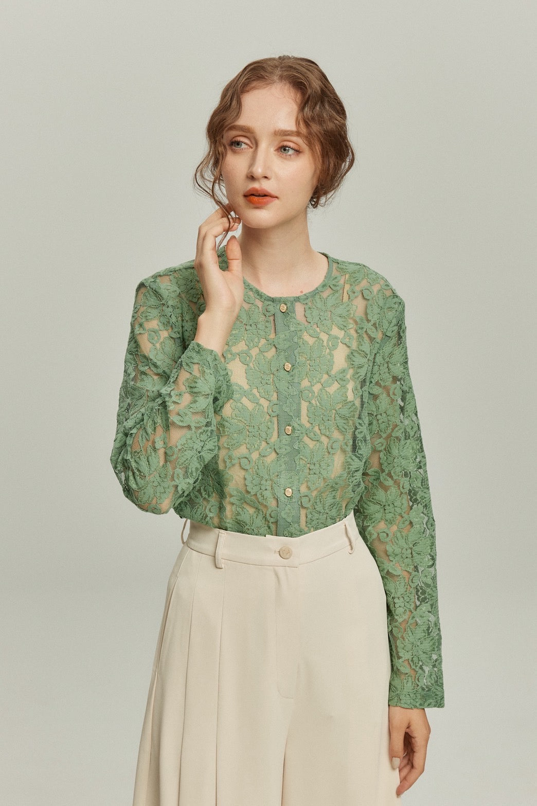 《午後には陶芸教室がある》フラワーレースシースルートップス-Green