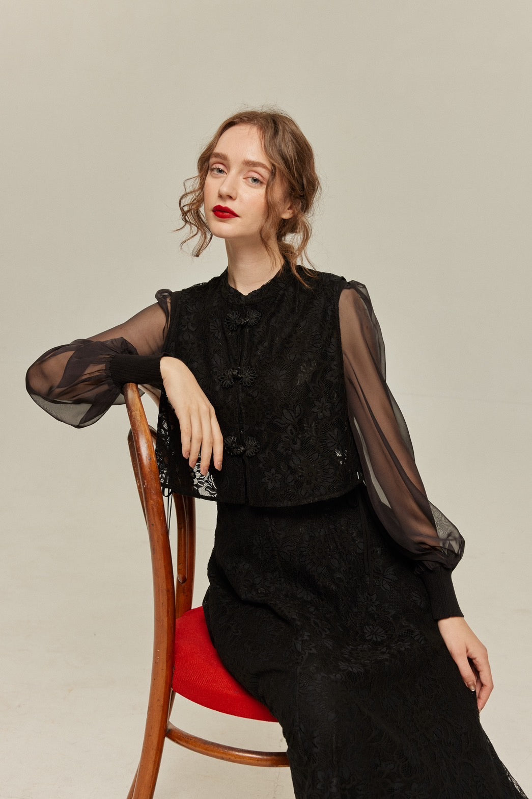 Tnewties チャイナバックルスリーブレストップス 100年も前からある》チャイナバックルスリーブレストップス