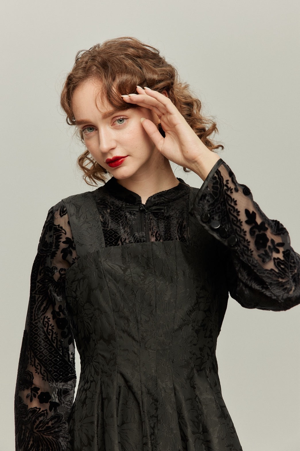 茶葉でも占えます》チャイナバックルベルベットトップス-Black – Tnewties