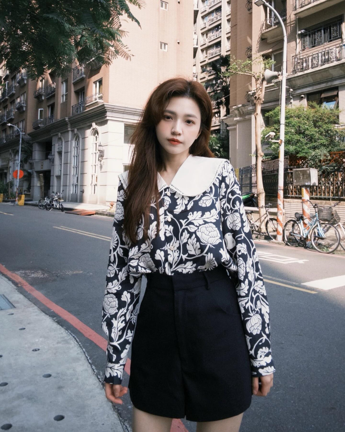 《봐! 카나리아다! 》세일러 컬러 시노와즈 리블라우스-Black 着用例 159cm
      トップスS、ボトムスS着用
