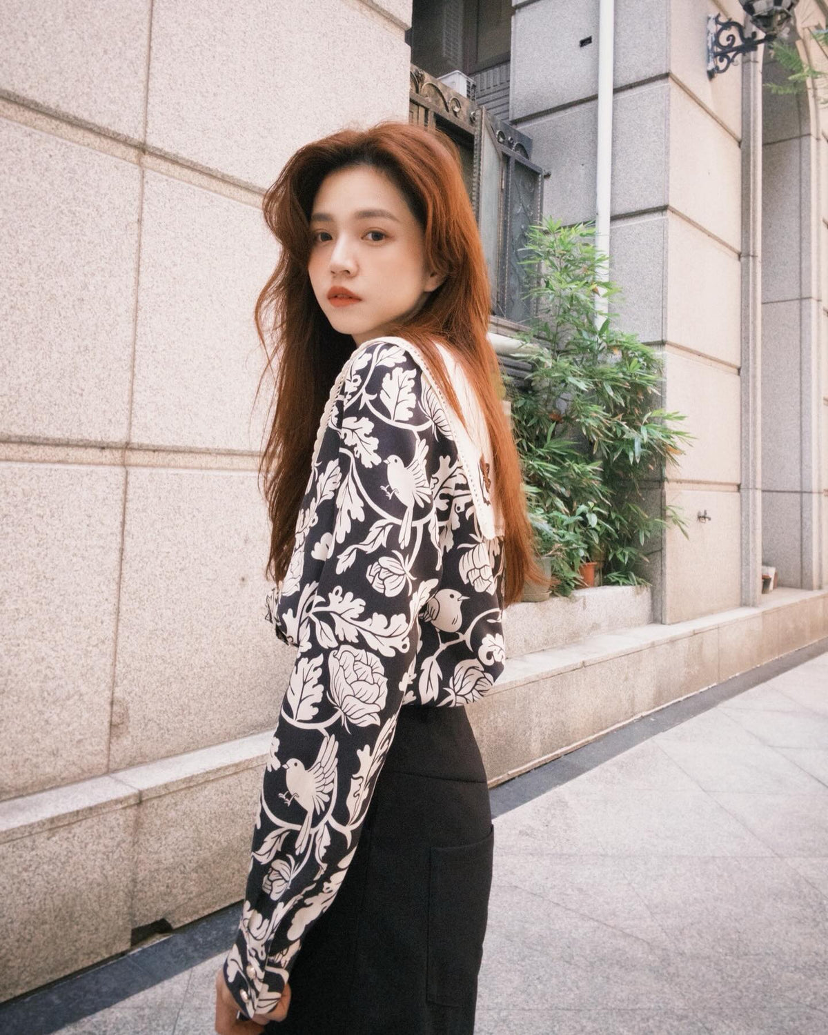 《봐! 카나리아다! 》세일러 컬러 시노와즈 리블라우스-Black 着用例 159cm
      トップスS、ボトムスS着用