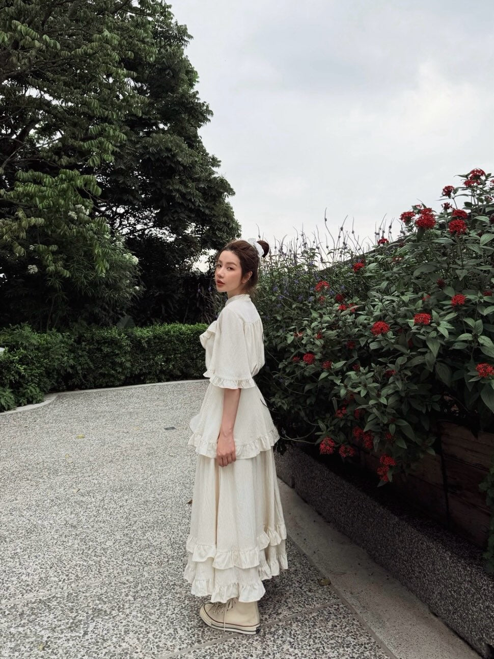 《月の呪文を唱えて》フレアスリーブフリルブラウス-Ivory 着用例 156cm
      トップスS、ボトムスS着用