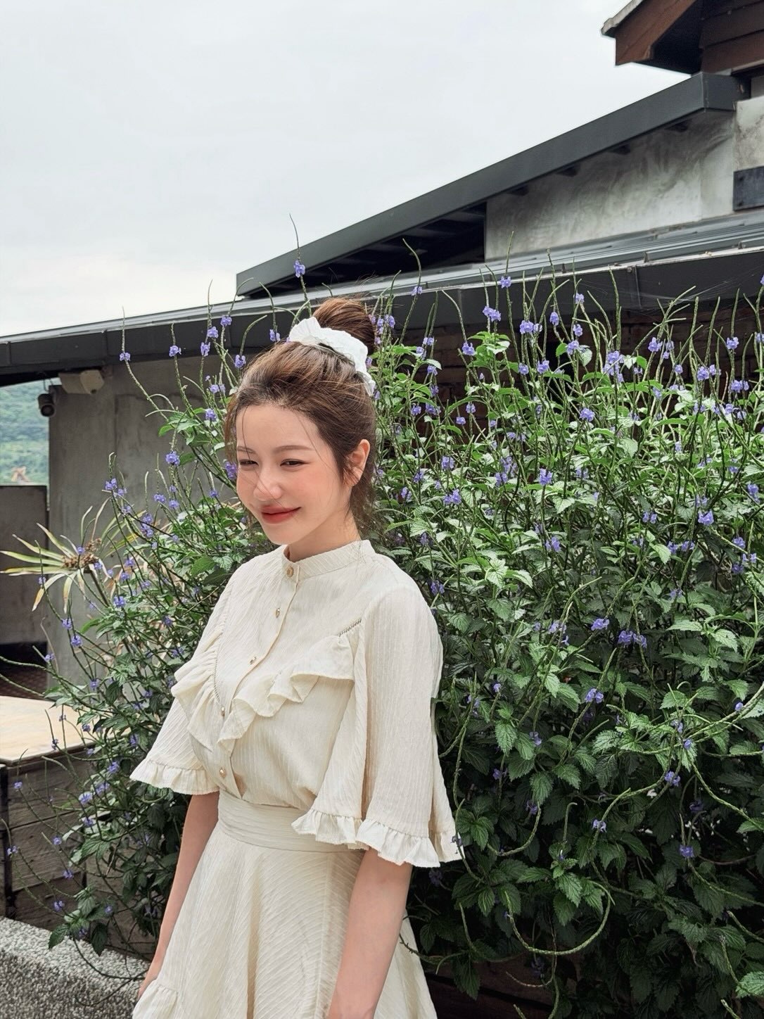 《月の呪文を唱えて》フレアスリーブフリルブラウス-Ivory 着用例 156cm
      トップスS、ボトムスS着用