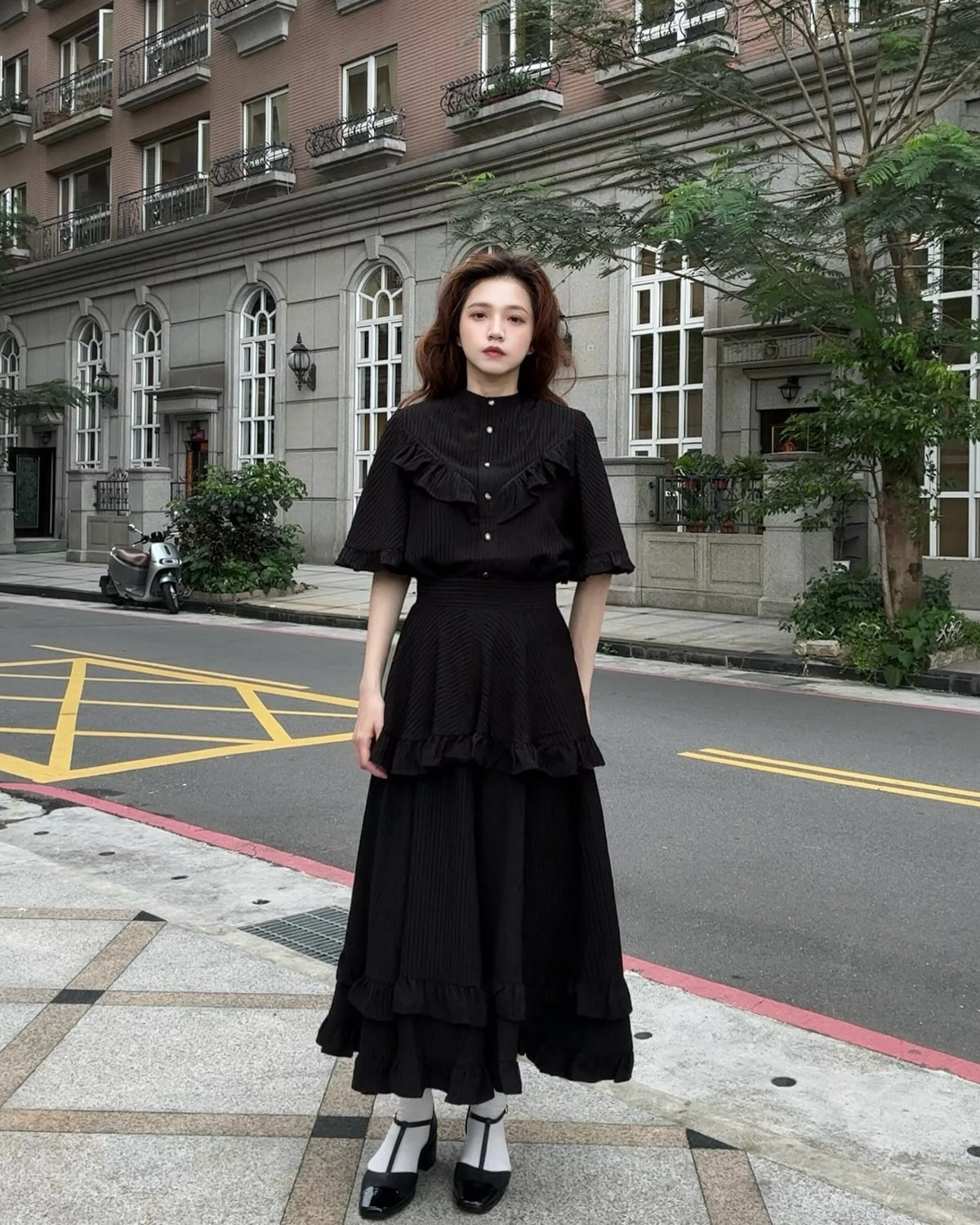 《月の呪文を唱えて》レイヤードフリルスカート-Black 着用例 159cm
      トップスS、ボトムスS着用