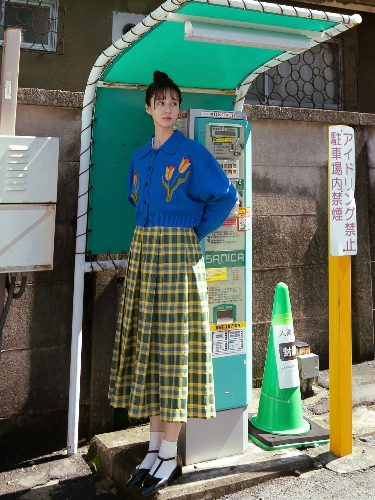 《片手でダンベルを持ち上げる》チェックパターンプリーツスカート-Green 着用例 164cm
      トップスS、ボトムスS着用