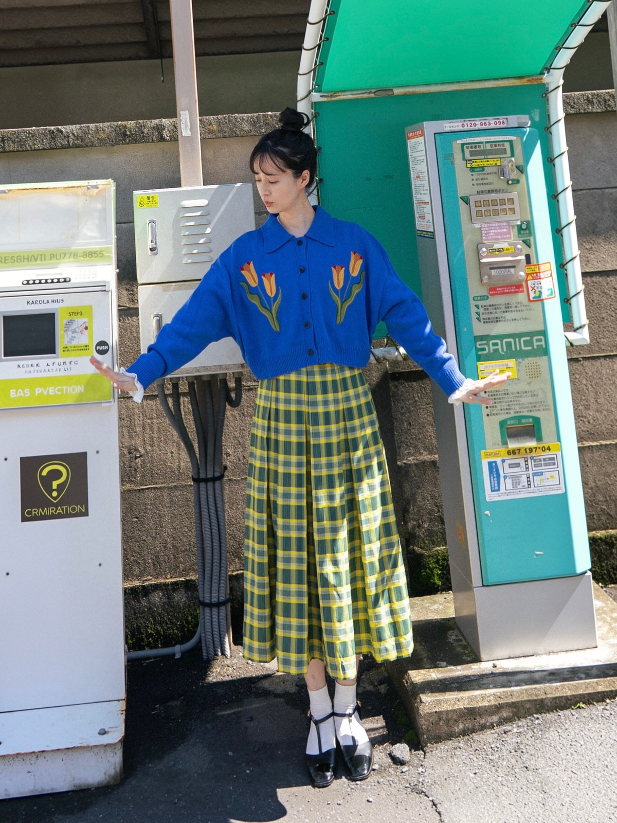 《片手でダンベルを持ち上げる》チェックパターンプリーツスカート-Green 着用例 164cm
      トップスS、ボトムスS着用