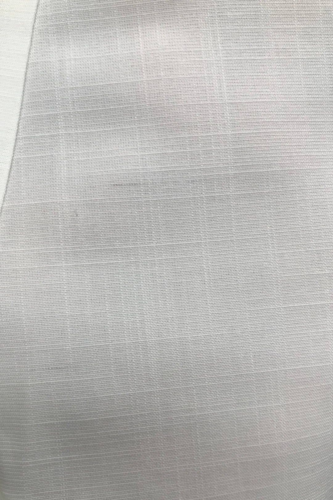 《この料理にはにんじんが入ってる》Tnewtiesエンブロイダリーブラウス-White