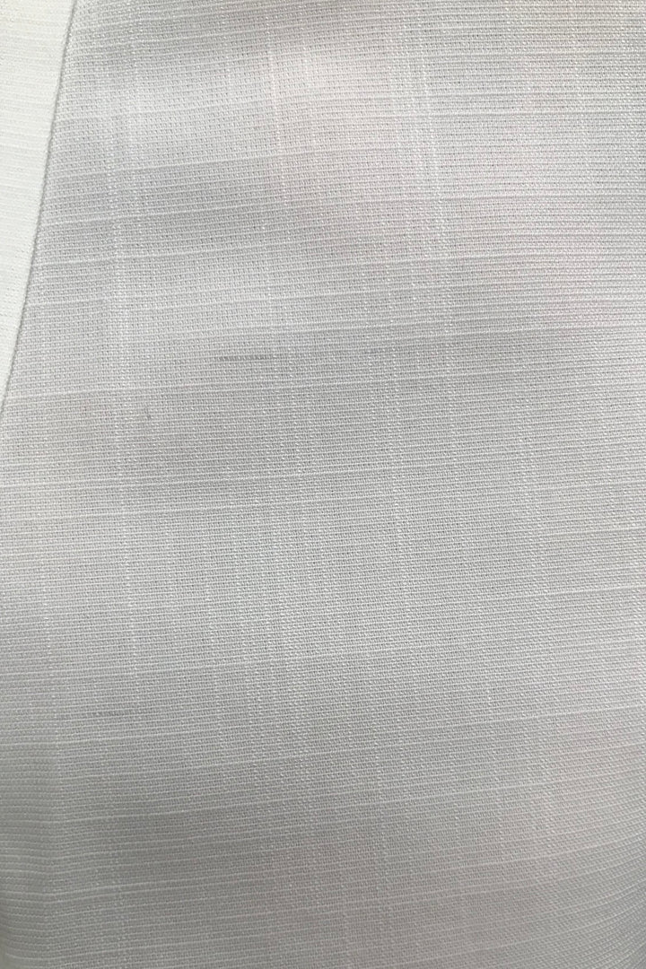 《この料理にはにんじんが入ってる》Tnewtiesエンブロイダリーブラウス-White