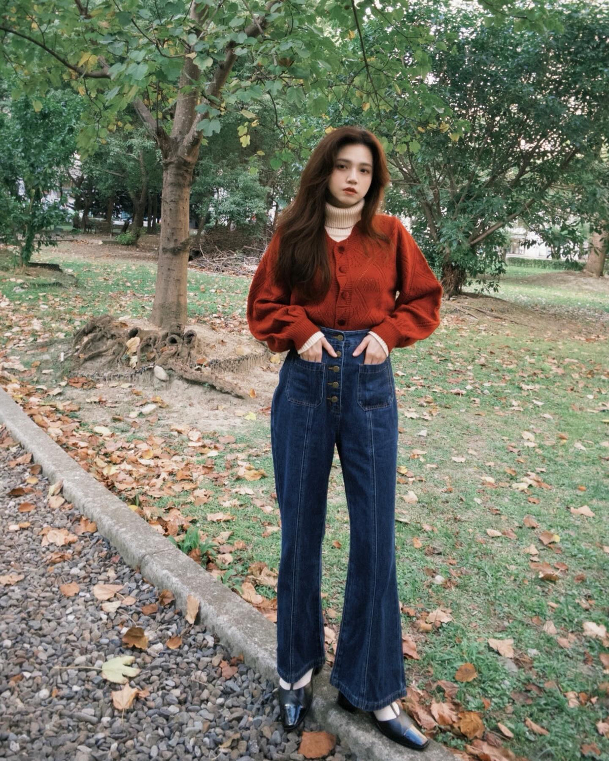 《Annie singing while taking a bath》 Front button high waist denim pants - Navy 着用例 159cm
      トップスS、ボトムスXS着用