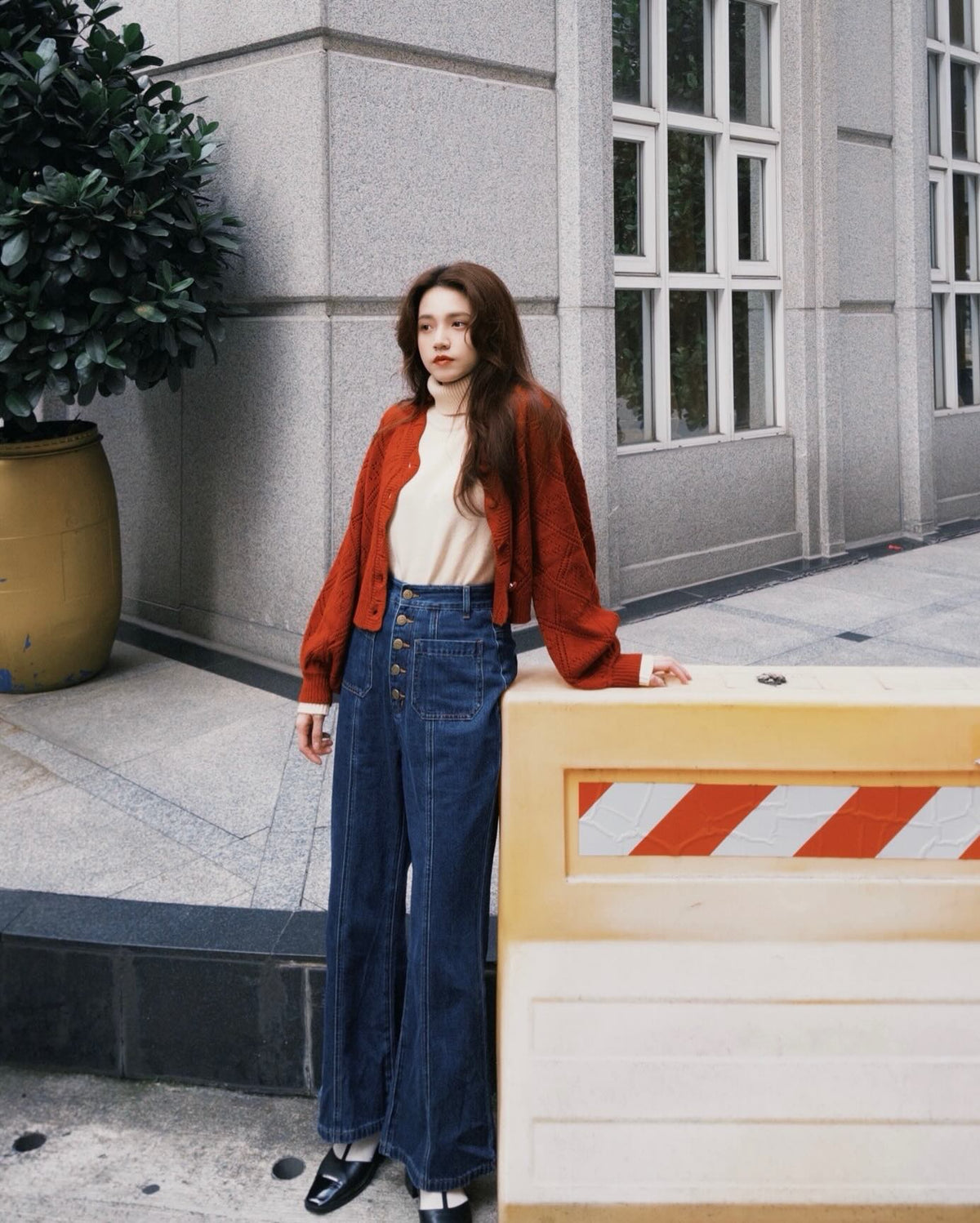 《Annie singing while taking a bath》 Front button high waist denim pants - Navy 着用例 159cm
      トップスS、ボトムスXS着用