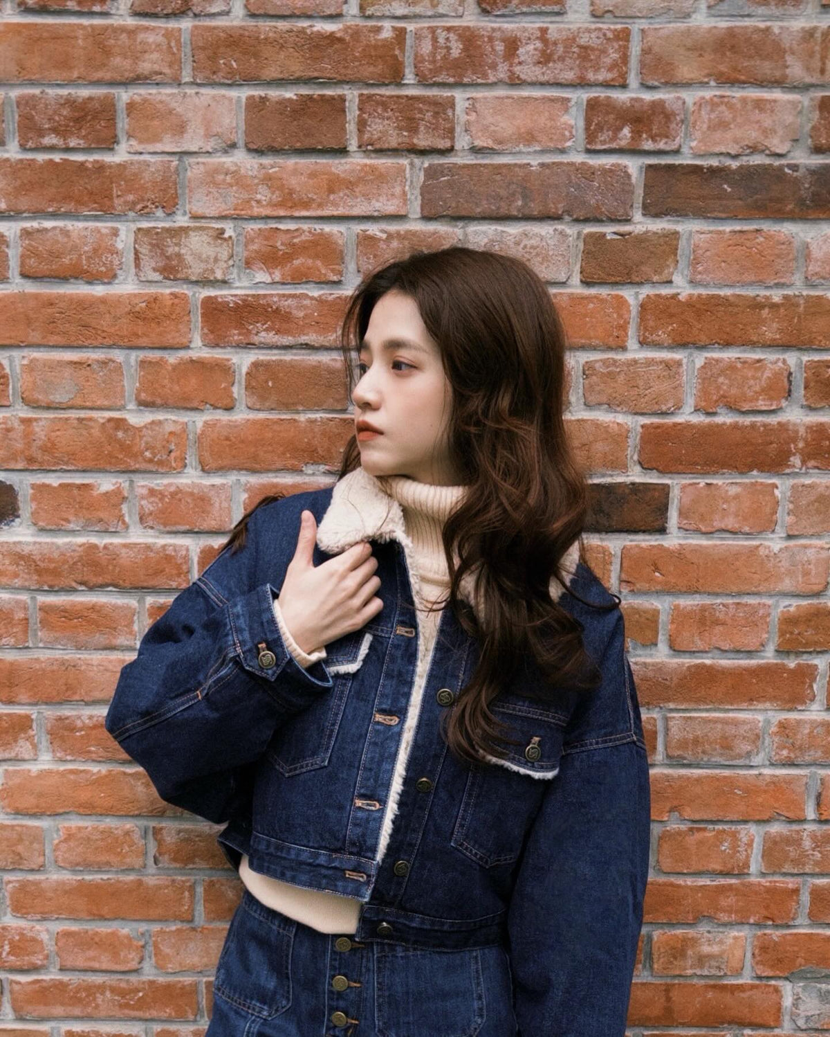 《Annie singing while taking a bath》 Front button high waist denim pants - Navy 着用例 159cm
      アウターM、セーターS、ボトムスXS着用