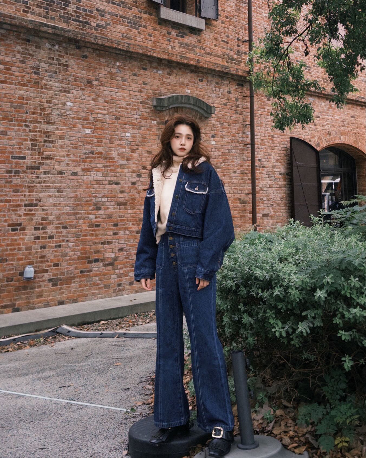 《Annie singing while taking a bath》 Front button high waist denim pants - Navy 着用例 159cm
      アウターM、セーターS、ボトムスXS着用