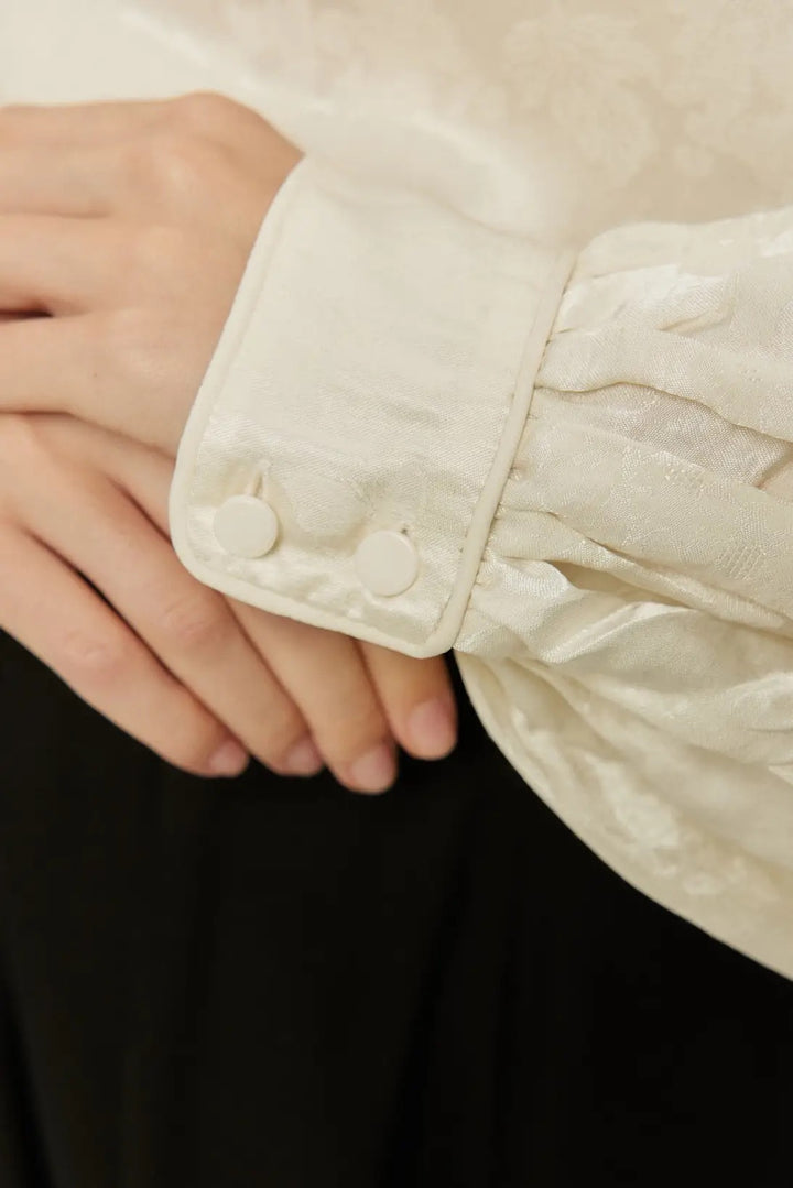 [Show me your palm] Original embroidery chinoiserie blouse-White
