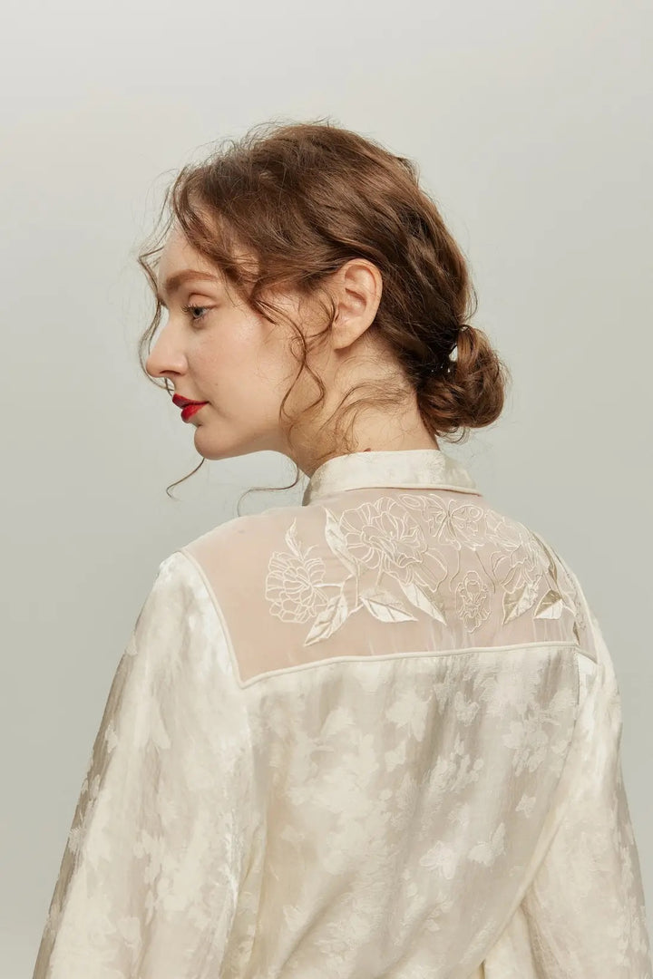 [Show me your palm] Original embroidery chinoiserie blouse-White