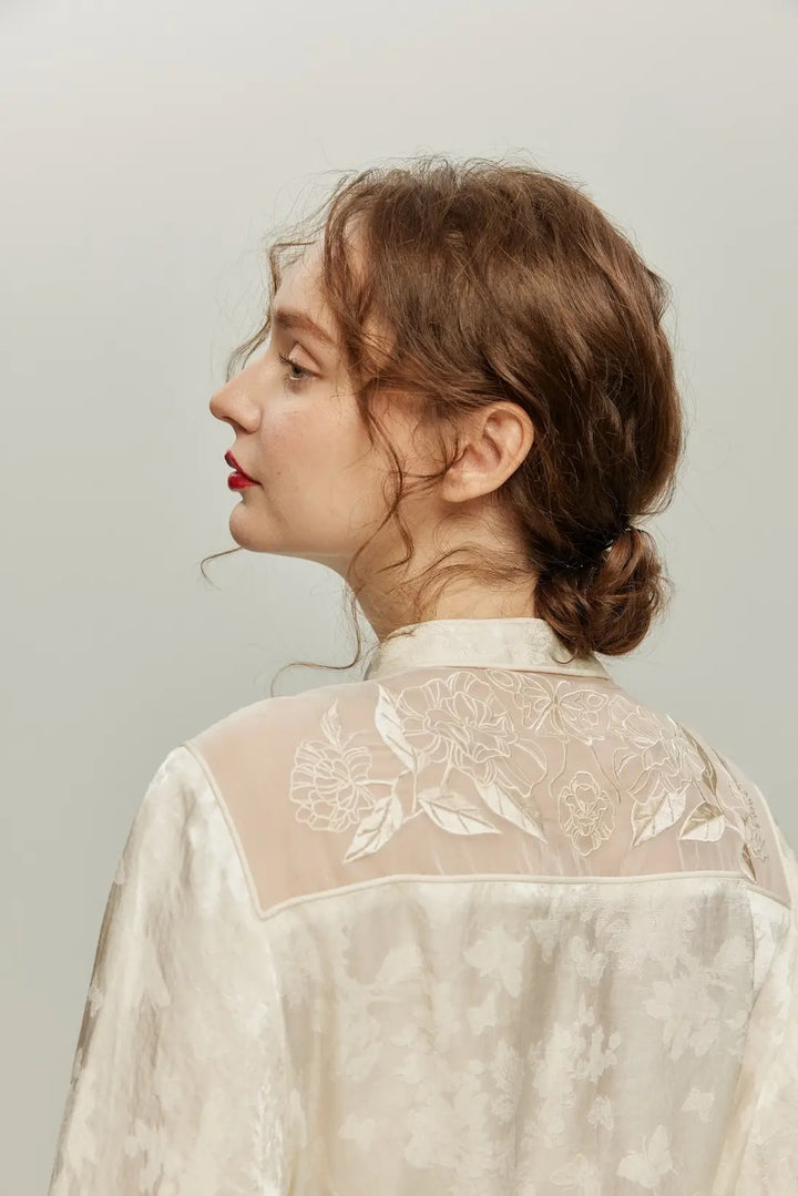 [Show me your palm] Original embroidery chinoiserie blouse-White
