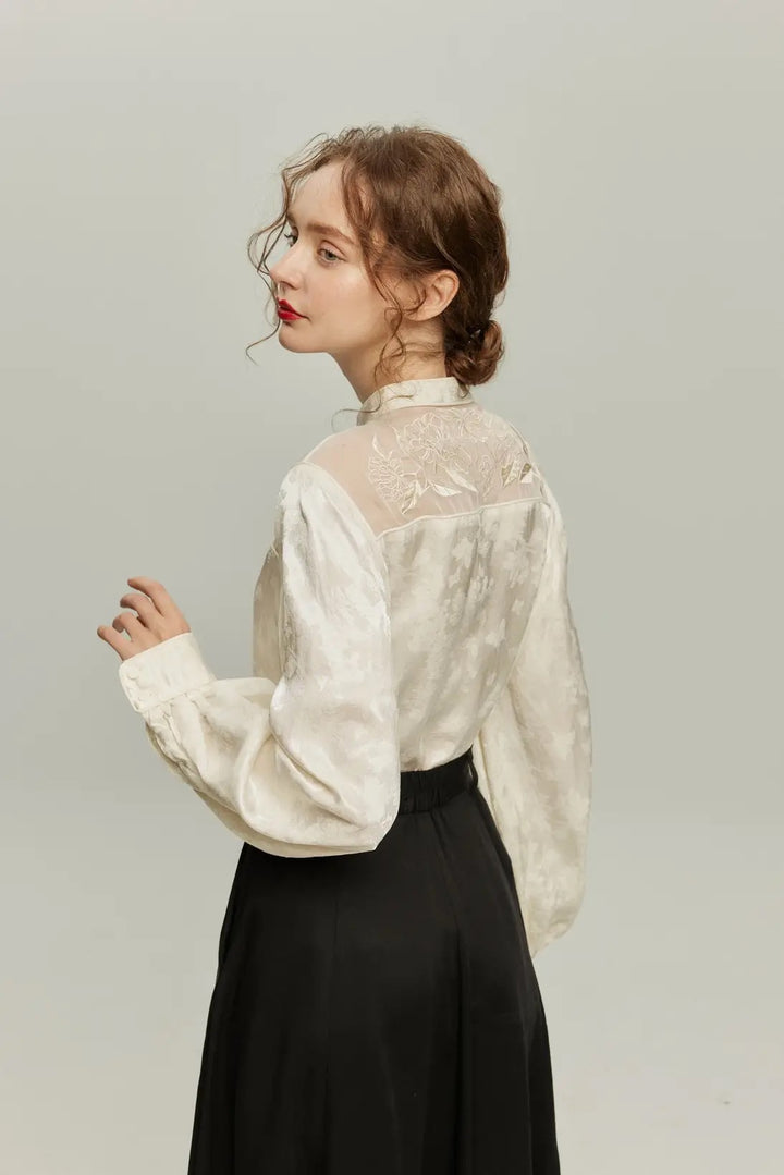 [Show me your palm] Original embroidery chinoiserie blouse-White