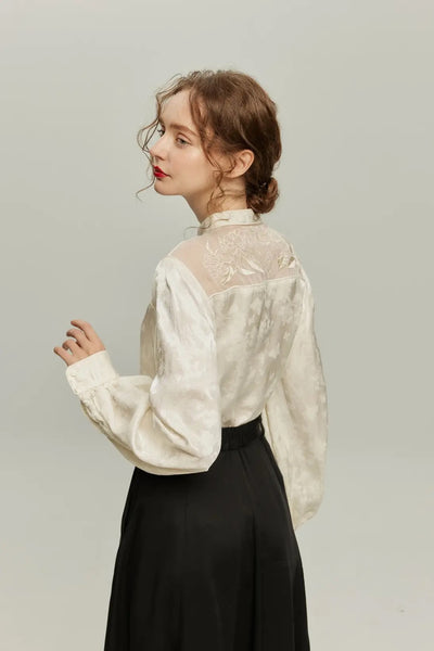 《手相を見せてみて》オリジナル刺繍シノワズリブラウス-White