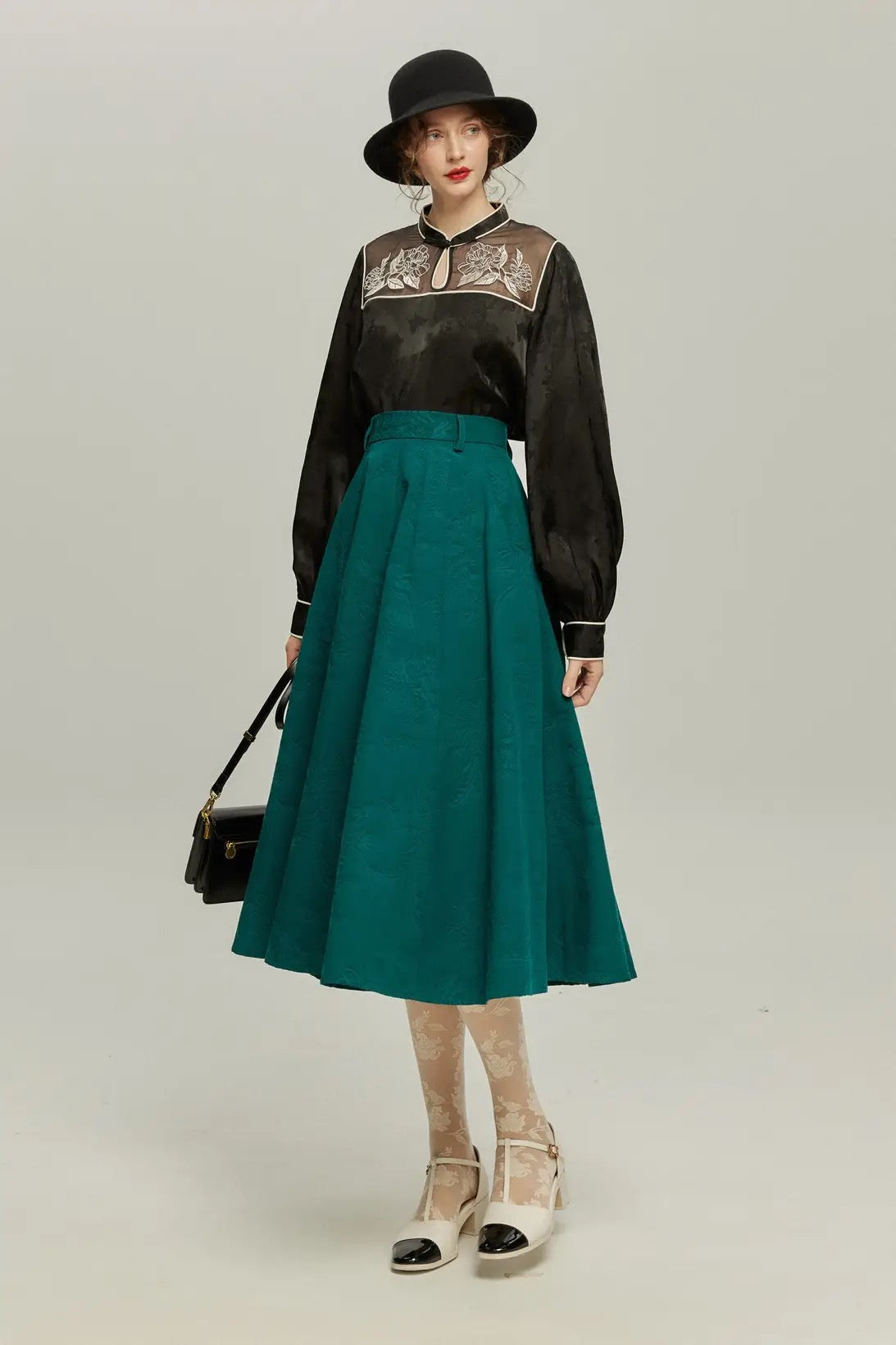 《手相を見せてみて》オリジナル刺繍シノワズリブラウス-Black