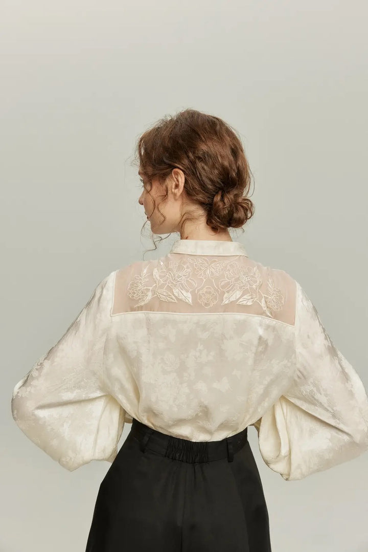 [Show me your palm] Original embroidery chinoiserie blouse-White